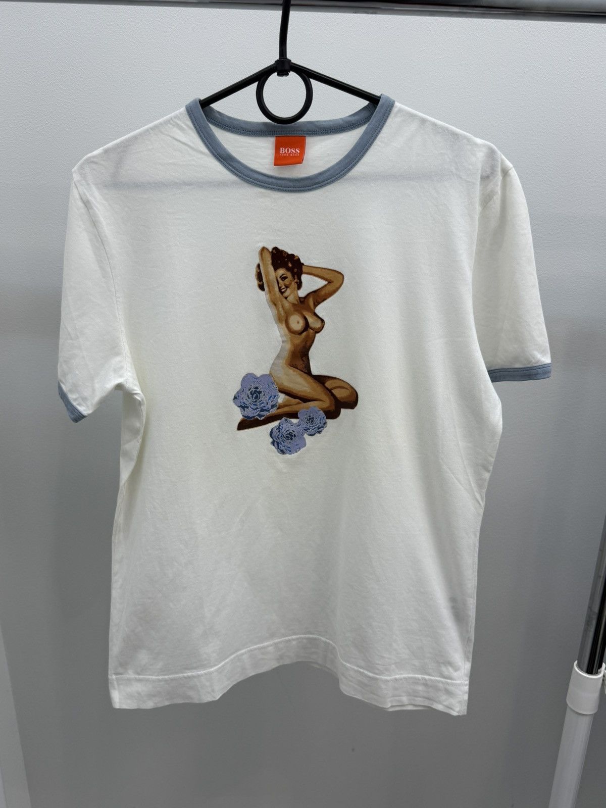 Hugo Boss Hugo Boss Vintage Naked Girl T Shirt Size US S / EU 44-46 / 1 - 1 Thumbnail