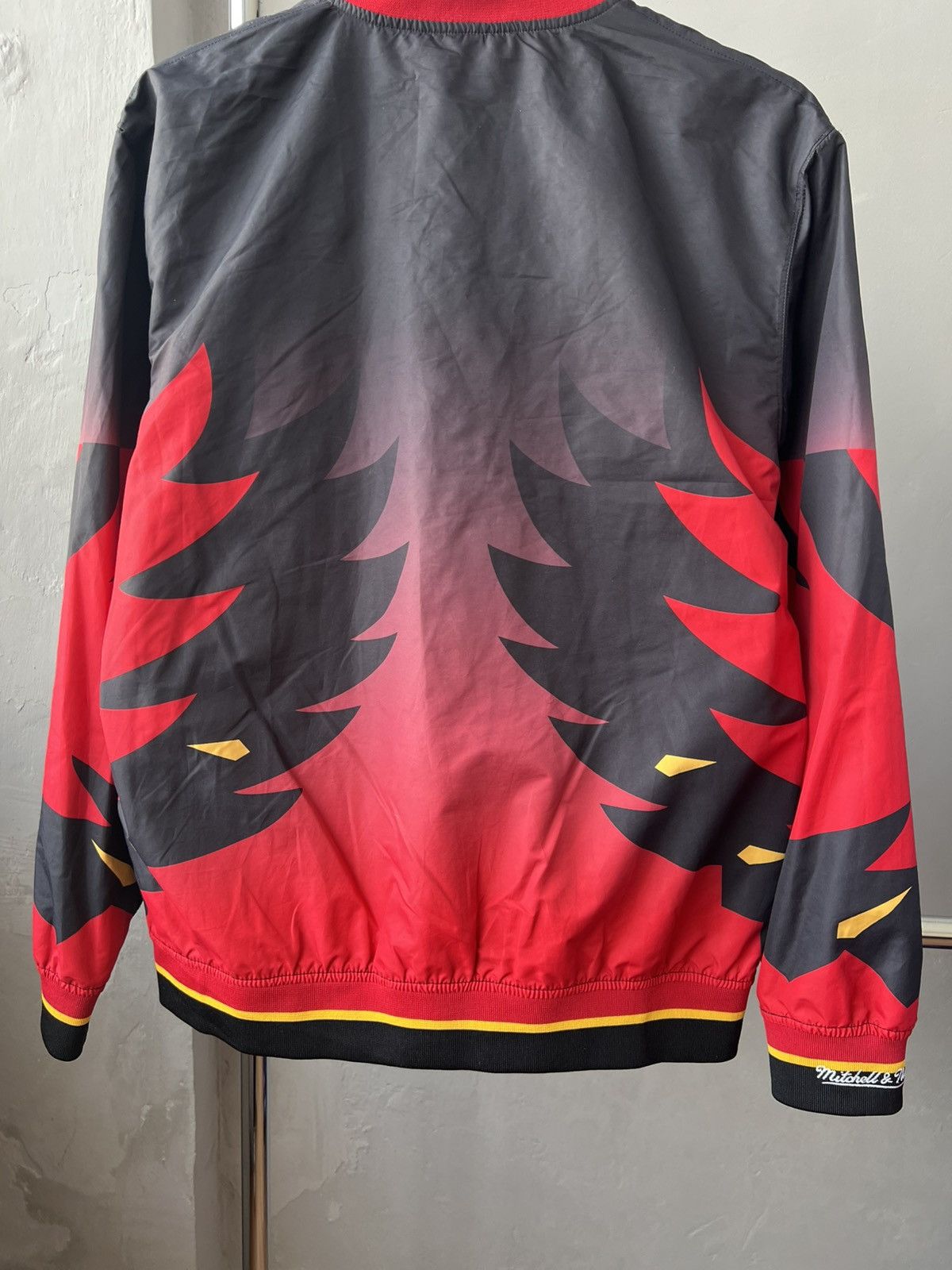 Mitchell & Ness RARE 1995/96 ATLANTA HAWKS MITCHELL&NESS NBA BOMBER JACKET L Size US L / EU 52-54 / 3 - 15 Thumbnail