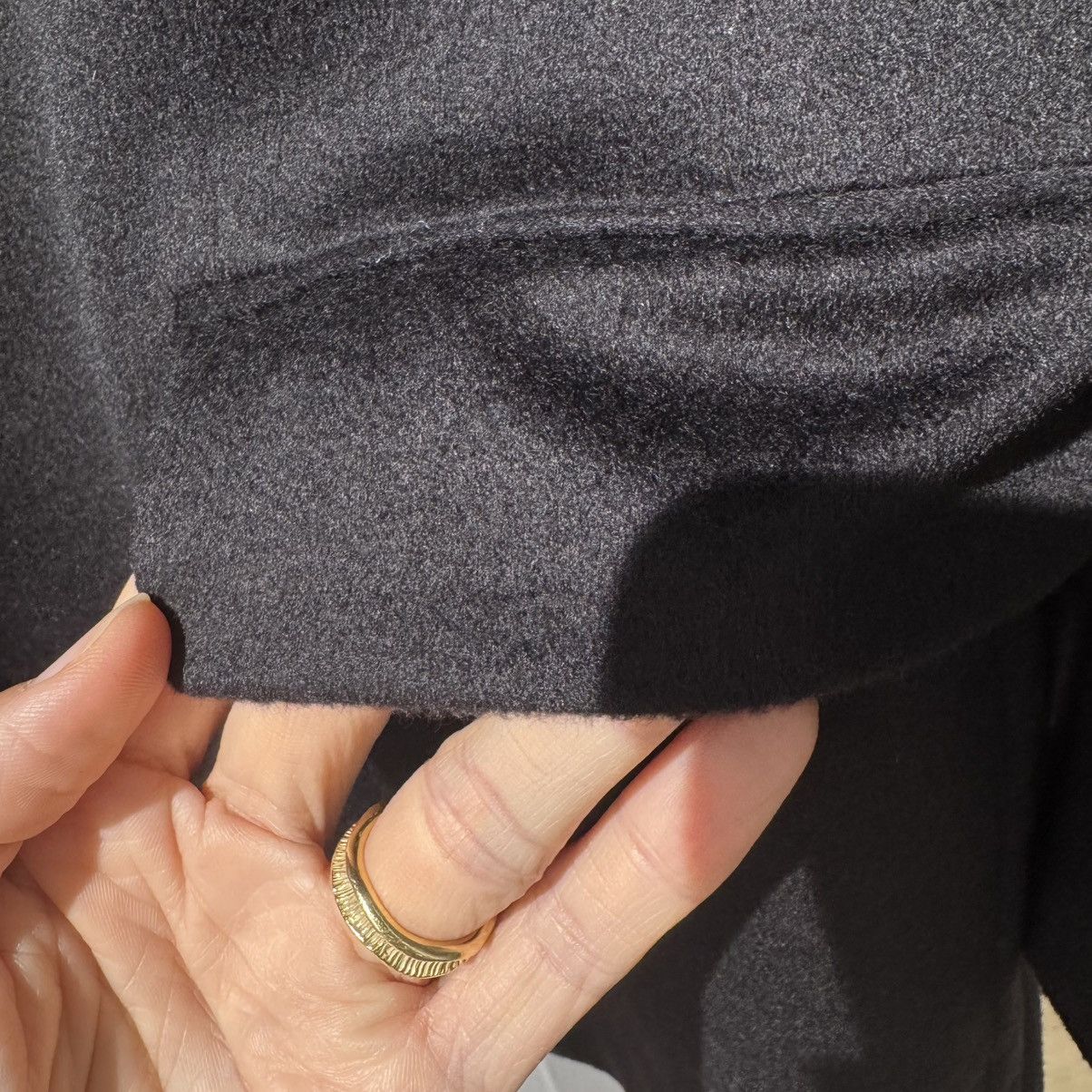 Hugo Boss Hugo Boss men’s black suit, premium Loro Piana 100% cashmere Size 46R - 6 Thumbnail