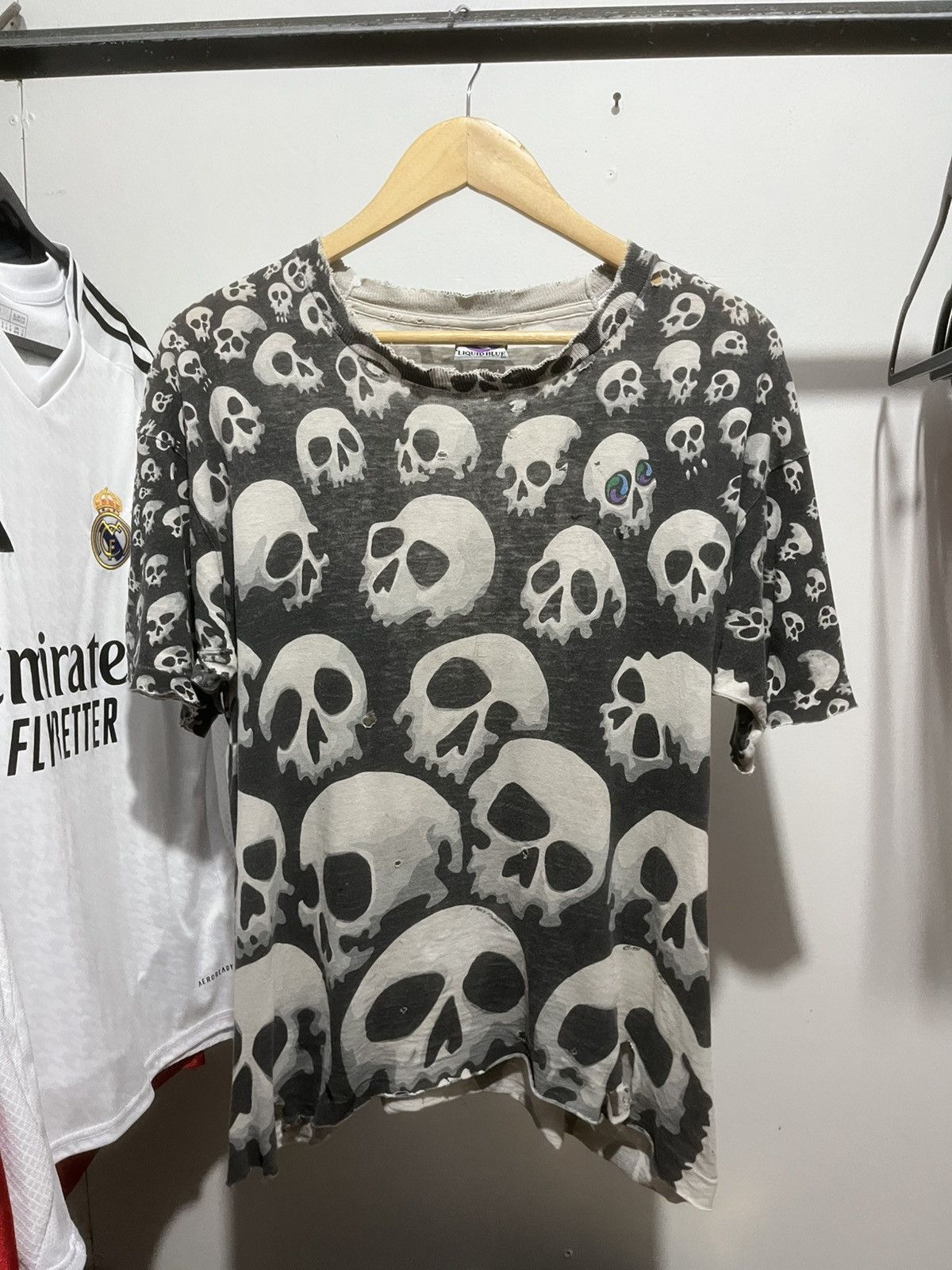 Liquid Blue ❌SOLD❌Vintage Distressed Liquid Blue Skull tee Size US L / EU 52-54 / 3 - 1 Thumbnail