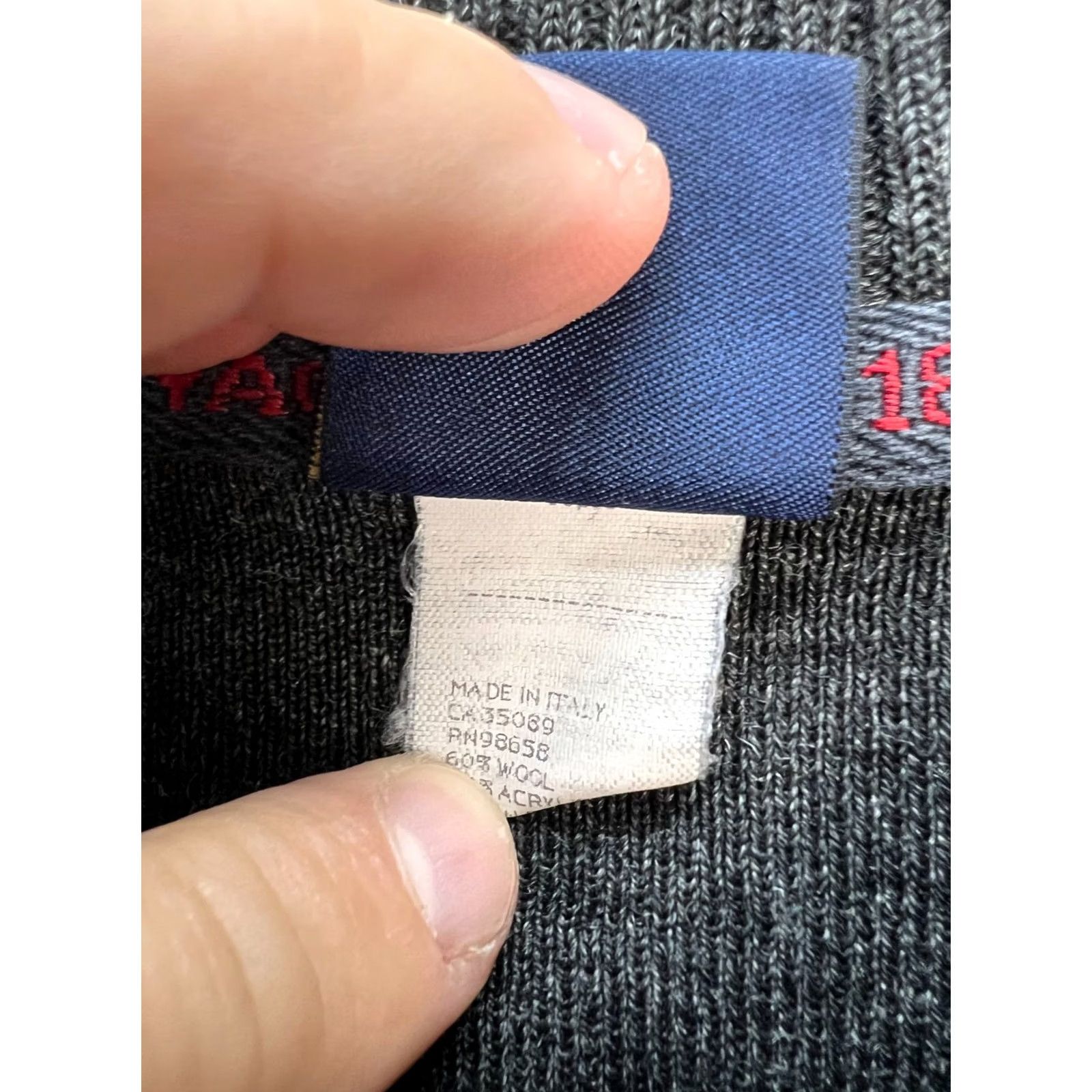 Paul & Shark VINTAGE Paul & Shark Sweater Pullover Crew Neck Mens Size M Gray Wool Knit Logo Pullover Chest 20.5" Armpit 24.5" Length 25" Sleeve 22.5" Size US M / EU 48-50 / 2 - 4 Thumbnail