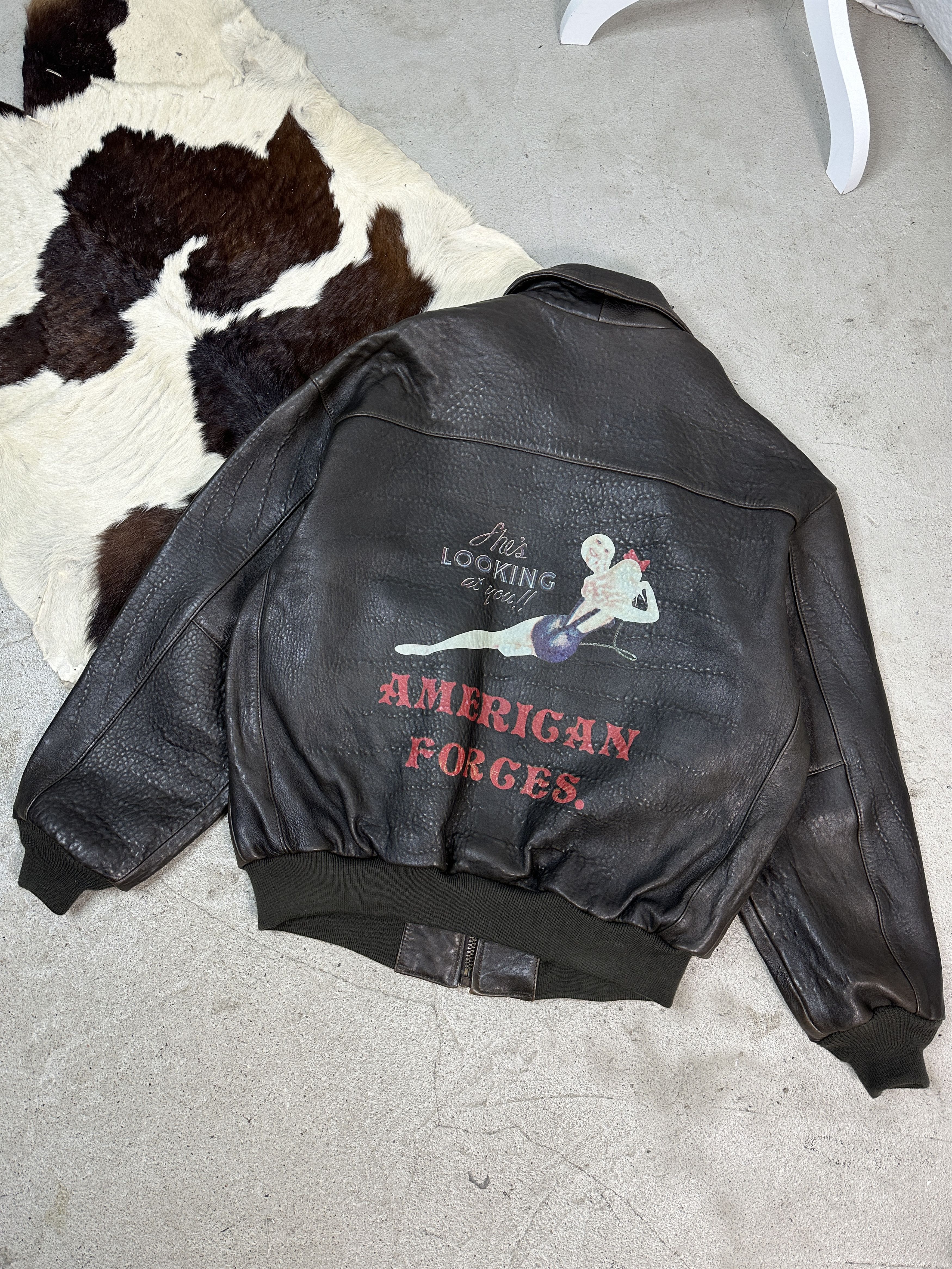 Vintage Vintage US Air Force Pinup Girl Leather Jacket Size US M / EU 48-50 / 2 - 1 Thumbnail