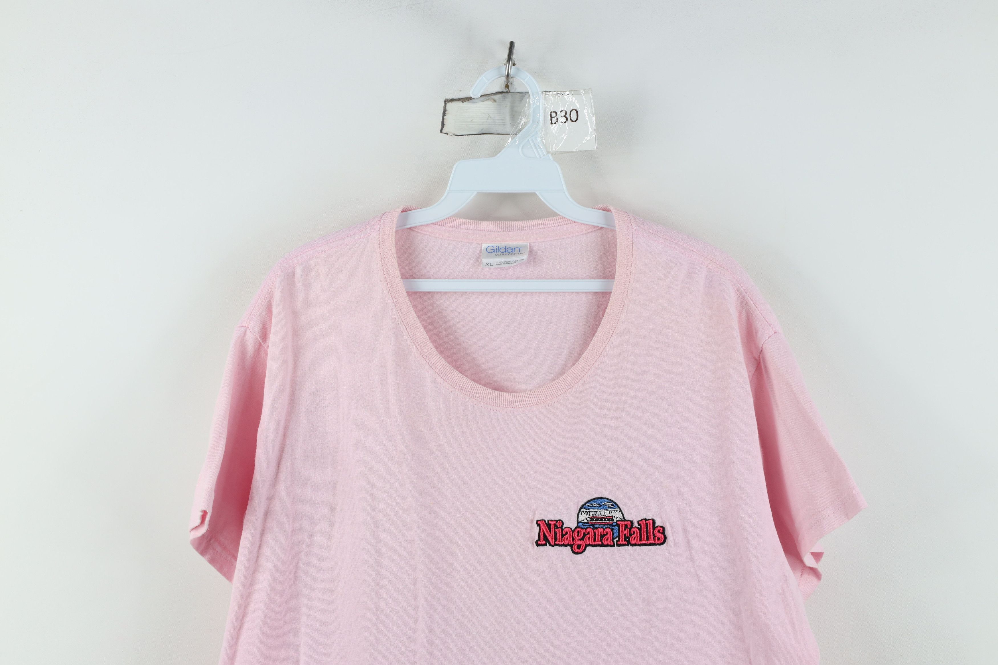 Vintage Vintage Y2K Streetwear Spell Out Niagara Falls T-Shirt Pink Size XL / US 12-14 / IT 48-50 - 2 Thumbnail