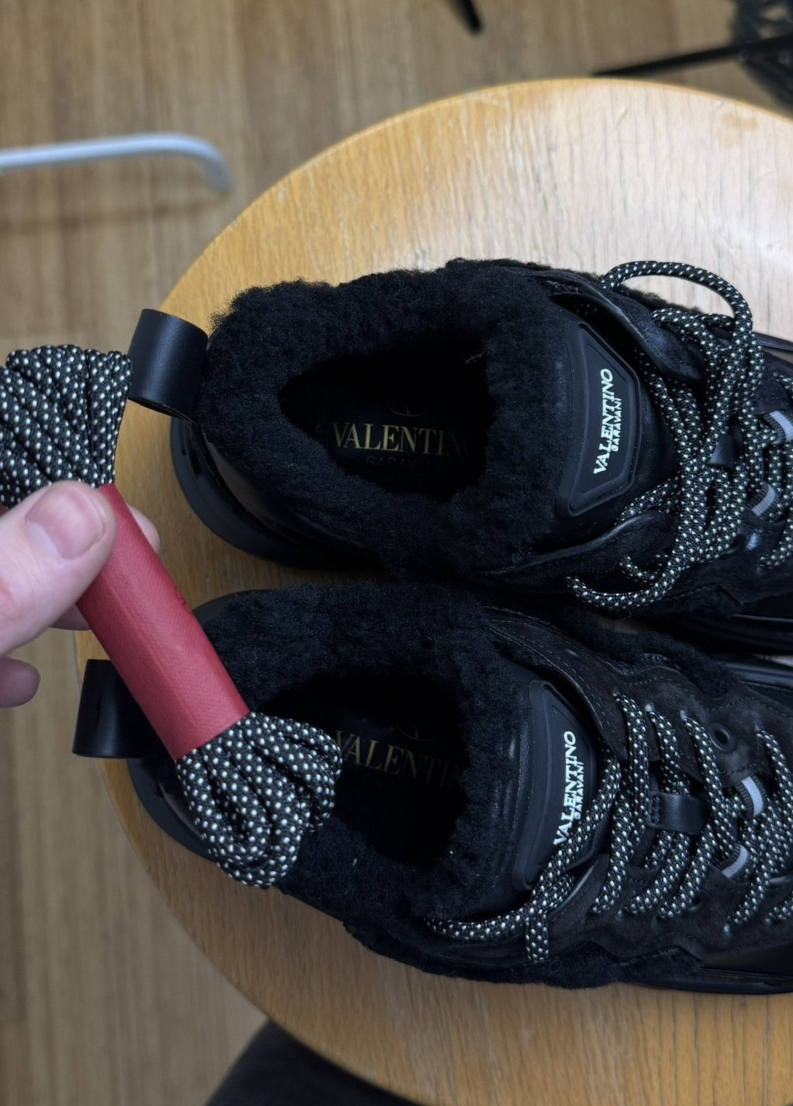 Valentino Valentino Shearling Sneakers Size US 7.5 / IT 37.5 - 5 Thumbnail
