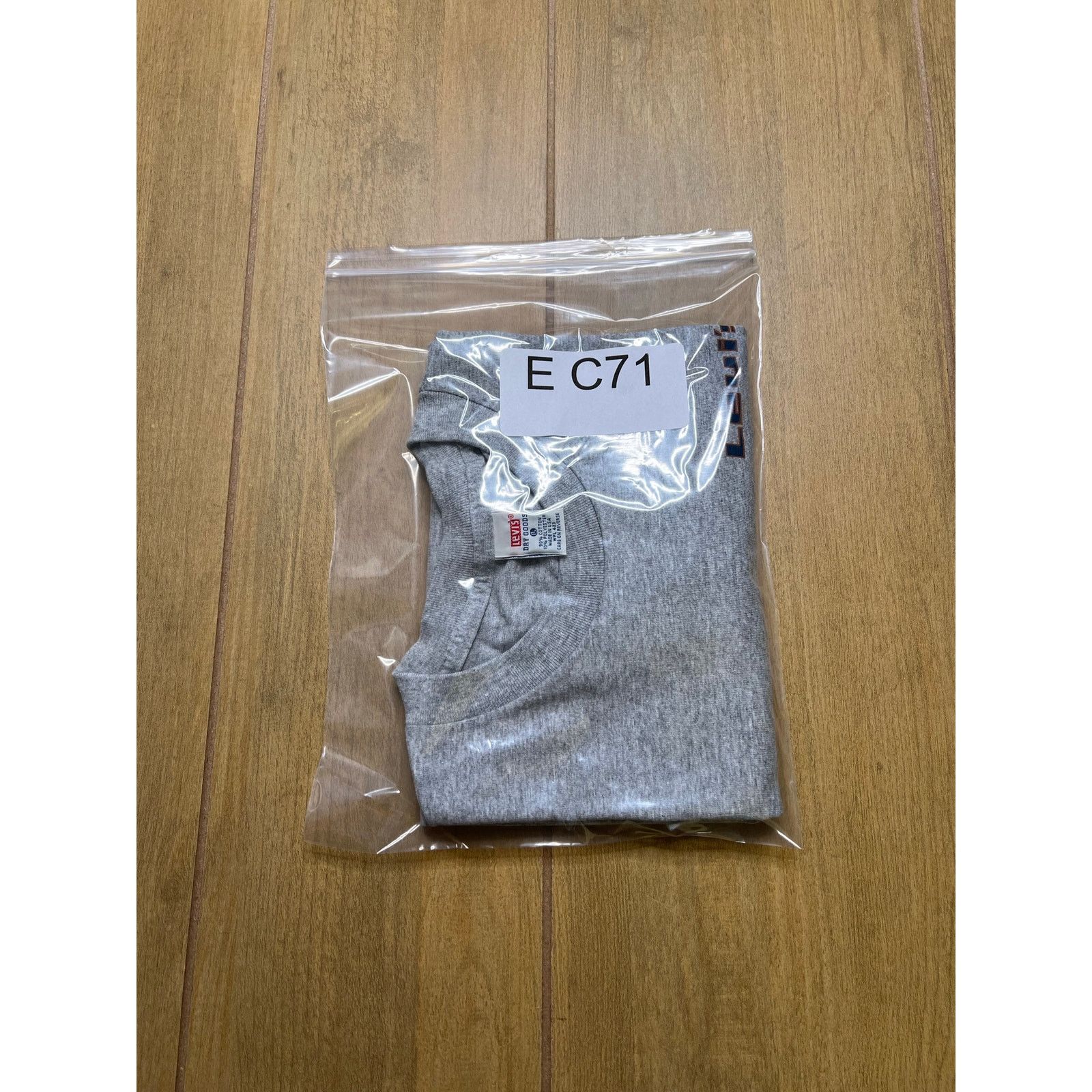 Levi's Vintage 90s Levis Dry Goods T Shirt USA Made Gray Skate Sz L Size US L / EU 52-54 / 3 - 12 Thumbnail