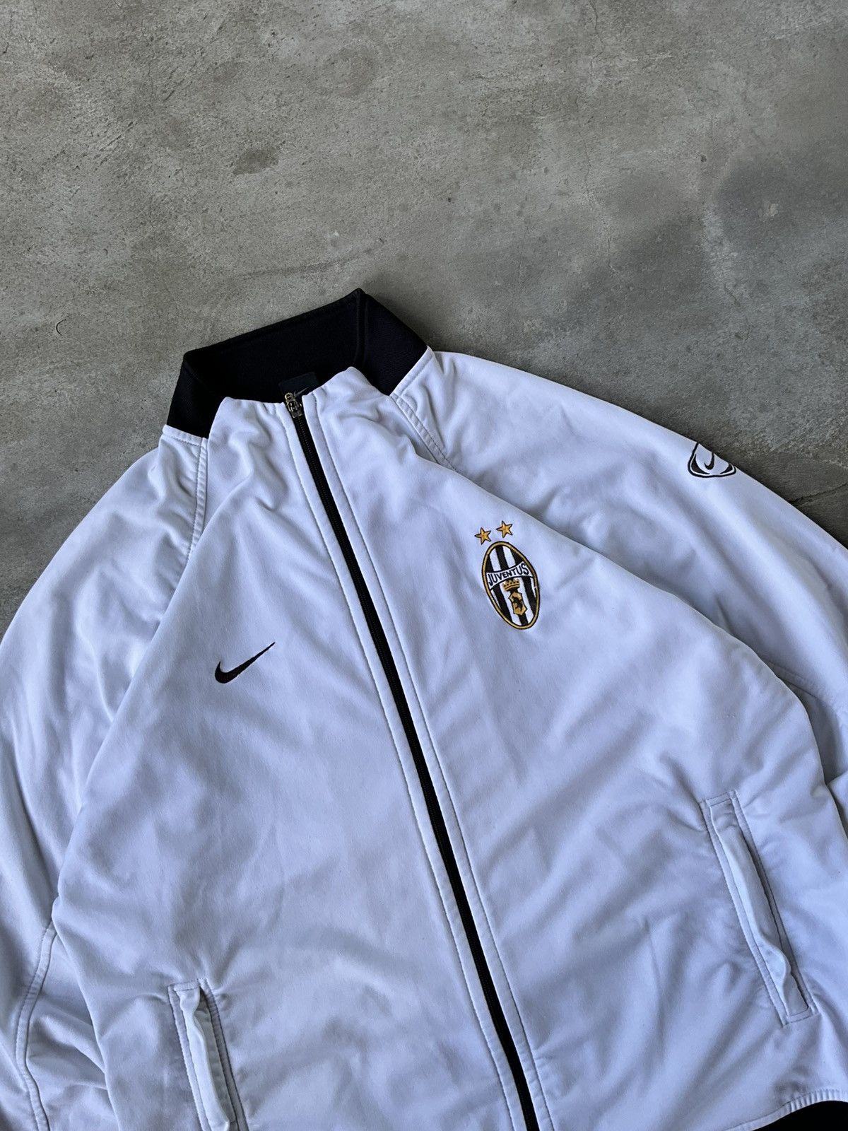 Nike Nike Juventus Vintage Track Jacket 2003/04 Blockcore Size US XL / EU 56 / 4 - 2 Thumbnail