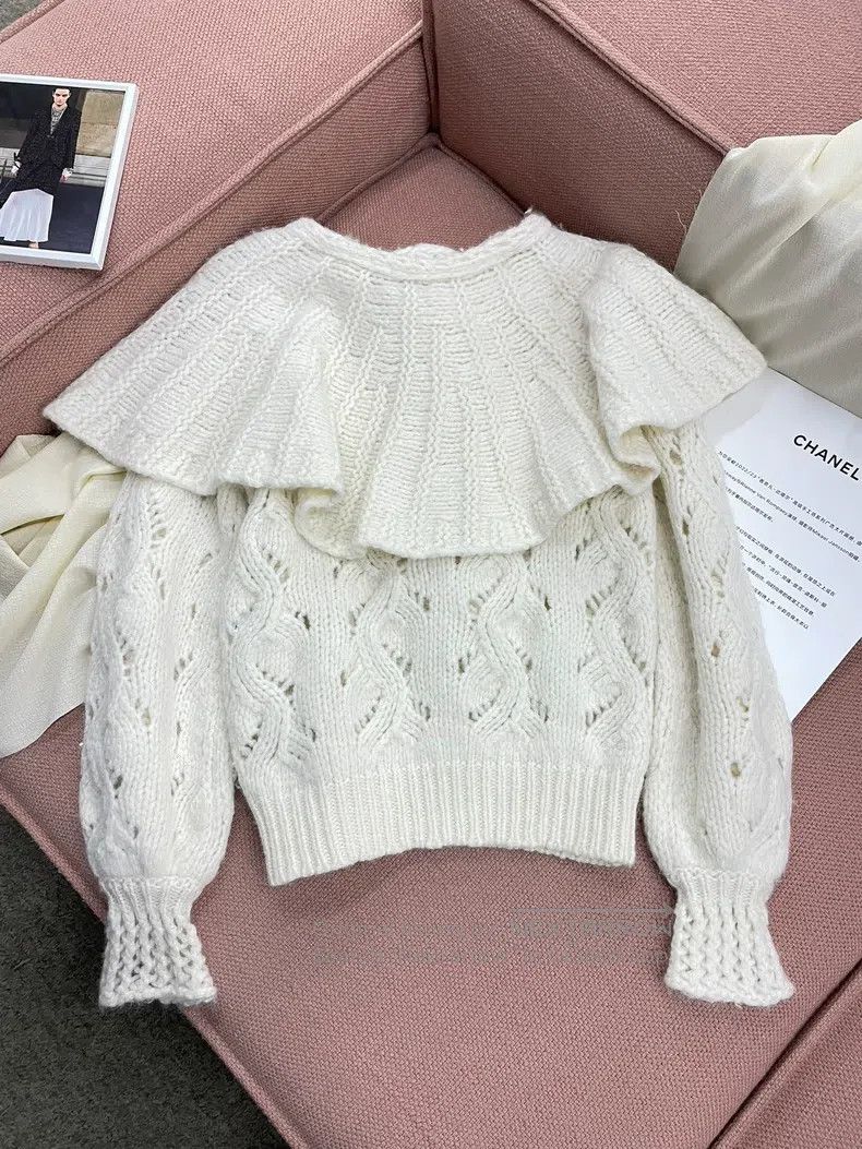 Chanel Chanel White heart button shawl sweater Size XXS / US 00 / IT 34 - 4 Thumbnail