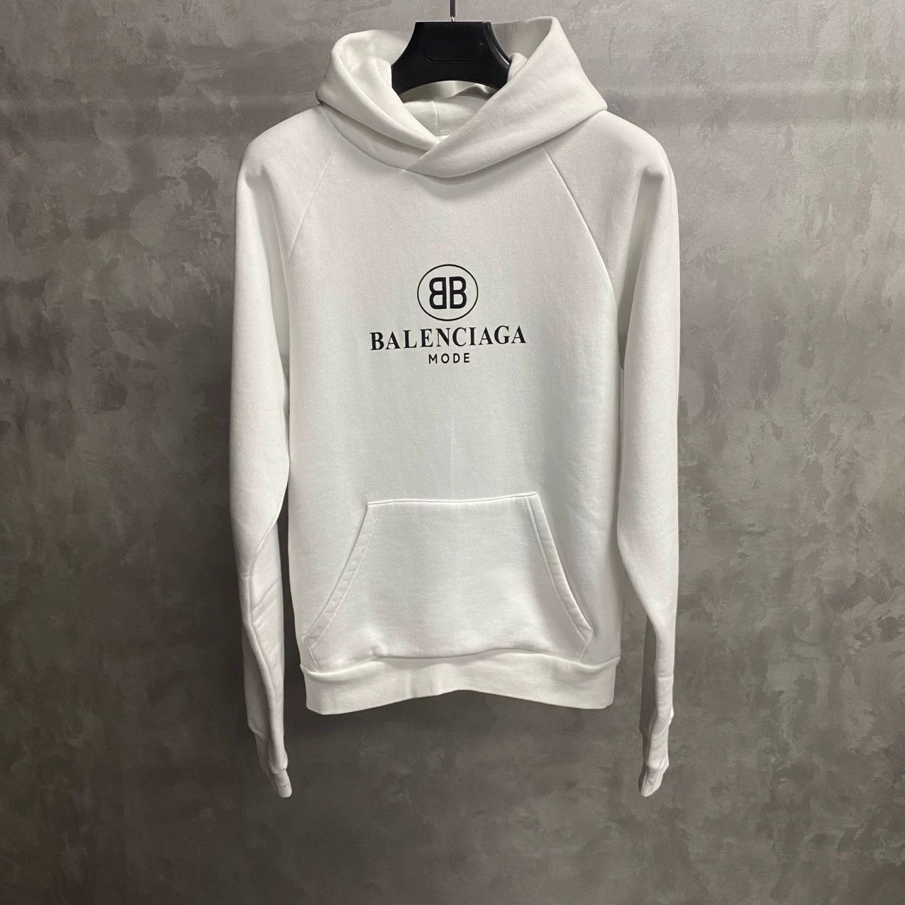Balenciaga Balenciaga Retro Printed White Hoodie XS Men Size US XS / EU 42 / 0 - 1 Thumbnail