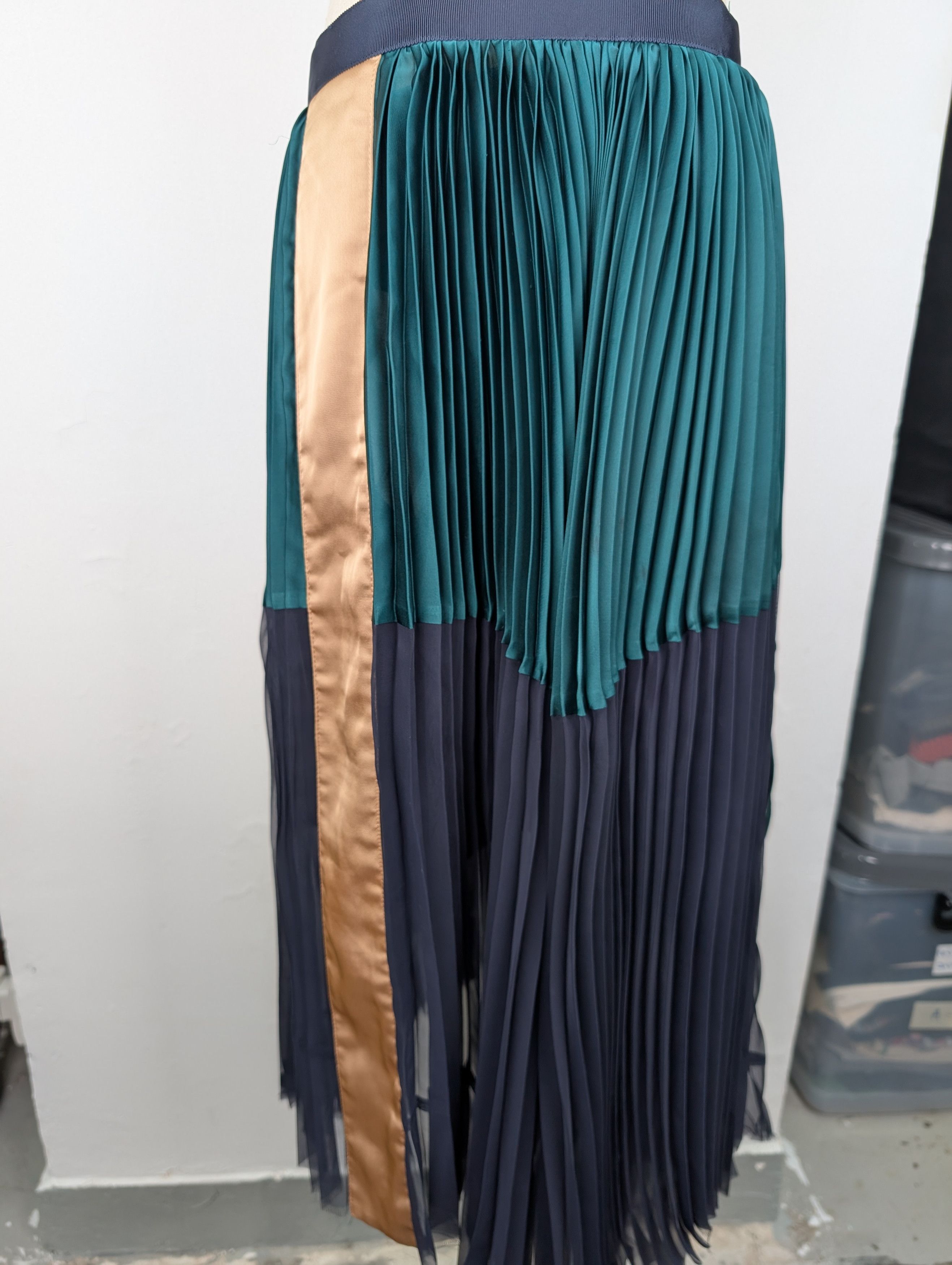 Sacai Sacai Green Sheer Pleated Midi Skirt Size 26" / US 2 / IT 38 - 4 Thumbnail