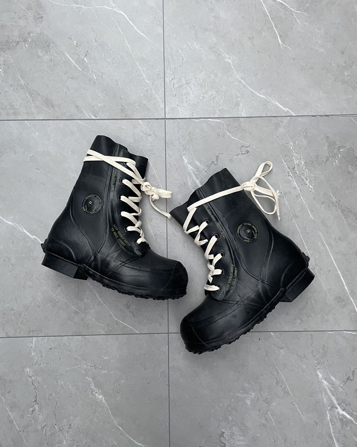 Vintage 1970s Vintage Bata Rubber Bunny / Mickey Boots Size US 8.5 / EU 41-42 - 5 Thumbnail