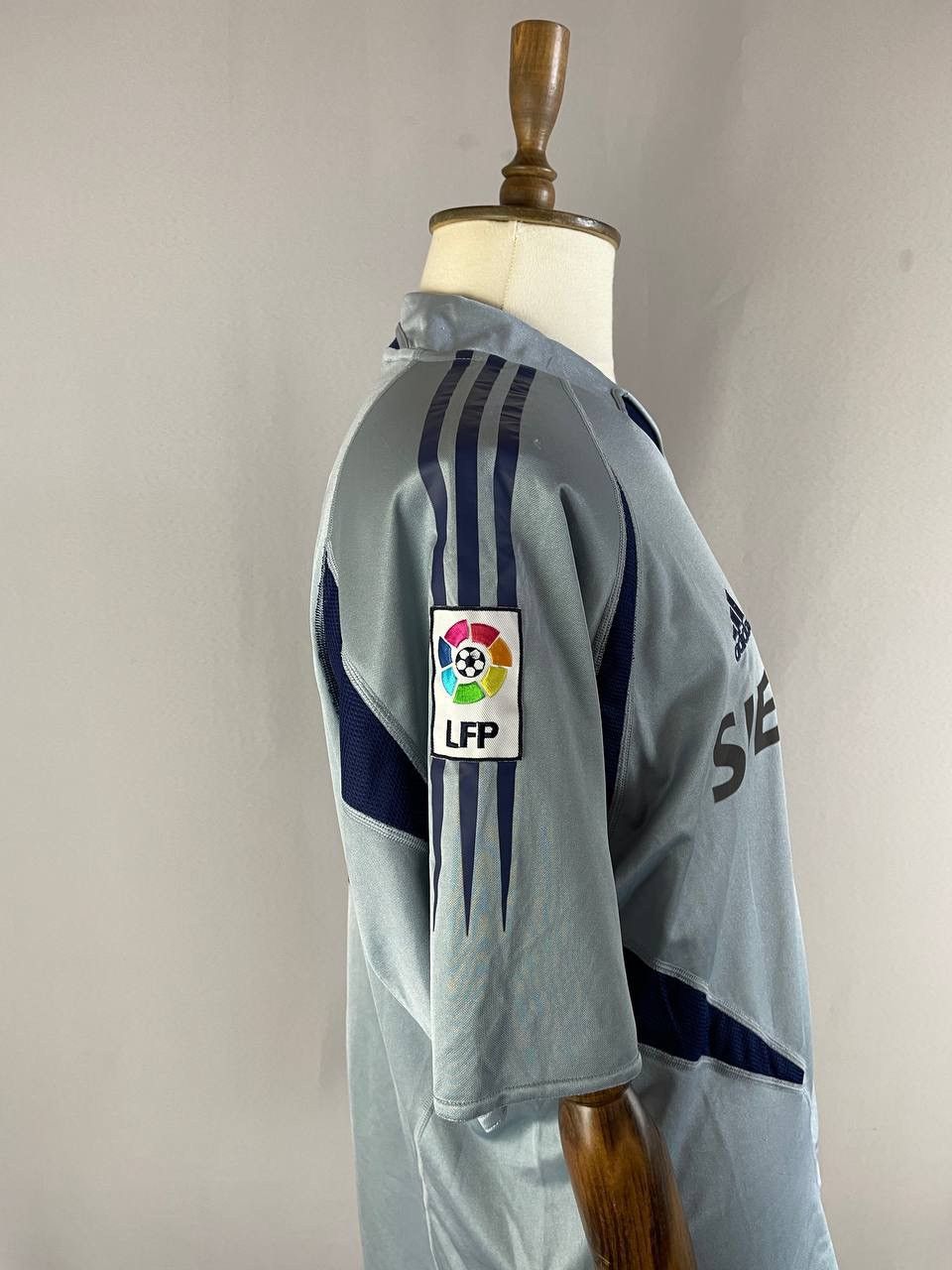 Adidas Adidas Real Madrid 9 Ronaldo 2004 Siemens Vintage RARE Size US L / EU 52-54 / 3 - 10 Thumbnail