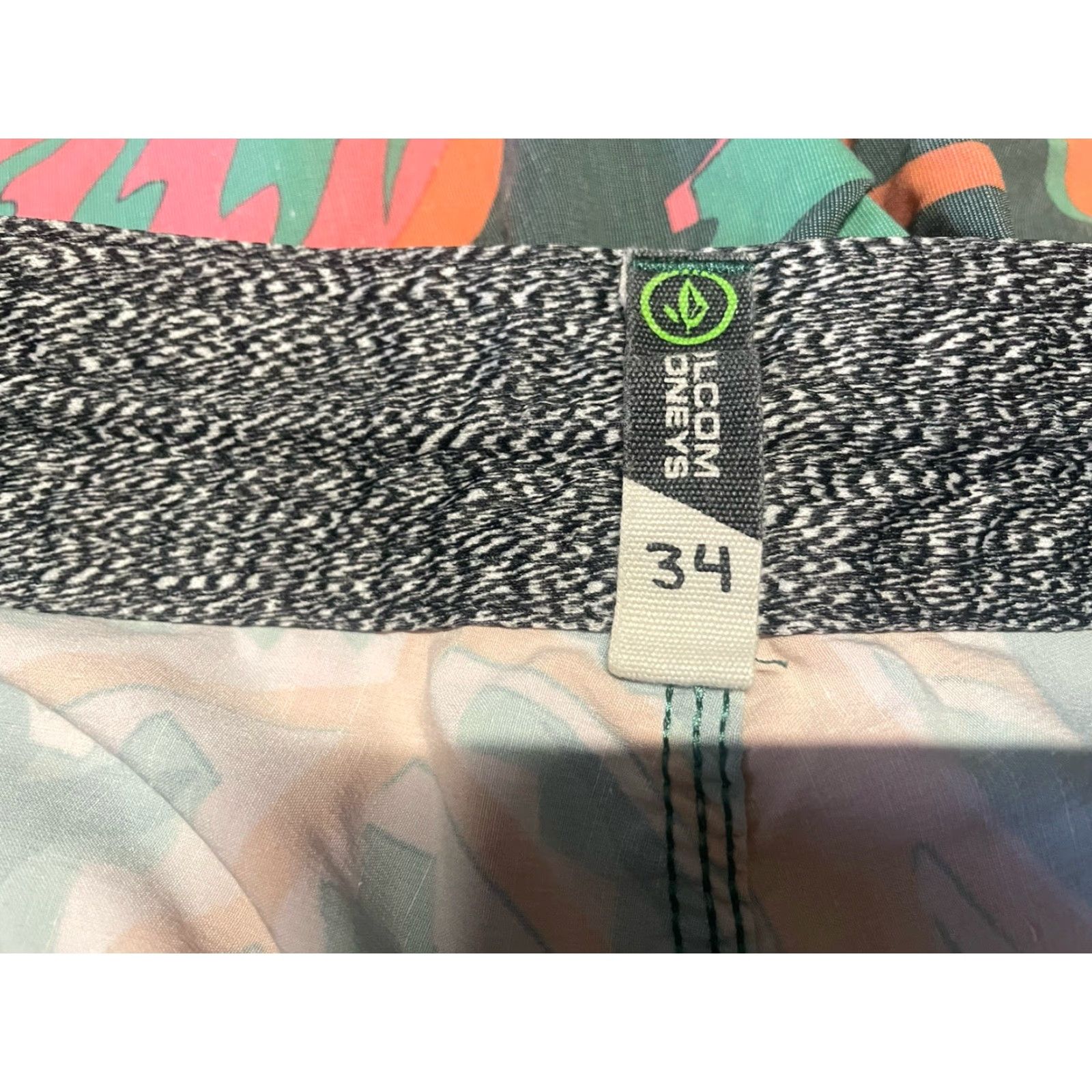 Volcom Volcom Swim Trunks Mens Size 34 Cinch Fly Colorful Leaves Size US 34 / EU 50 - 7 Thumbnail