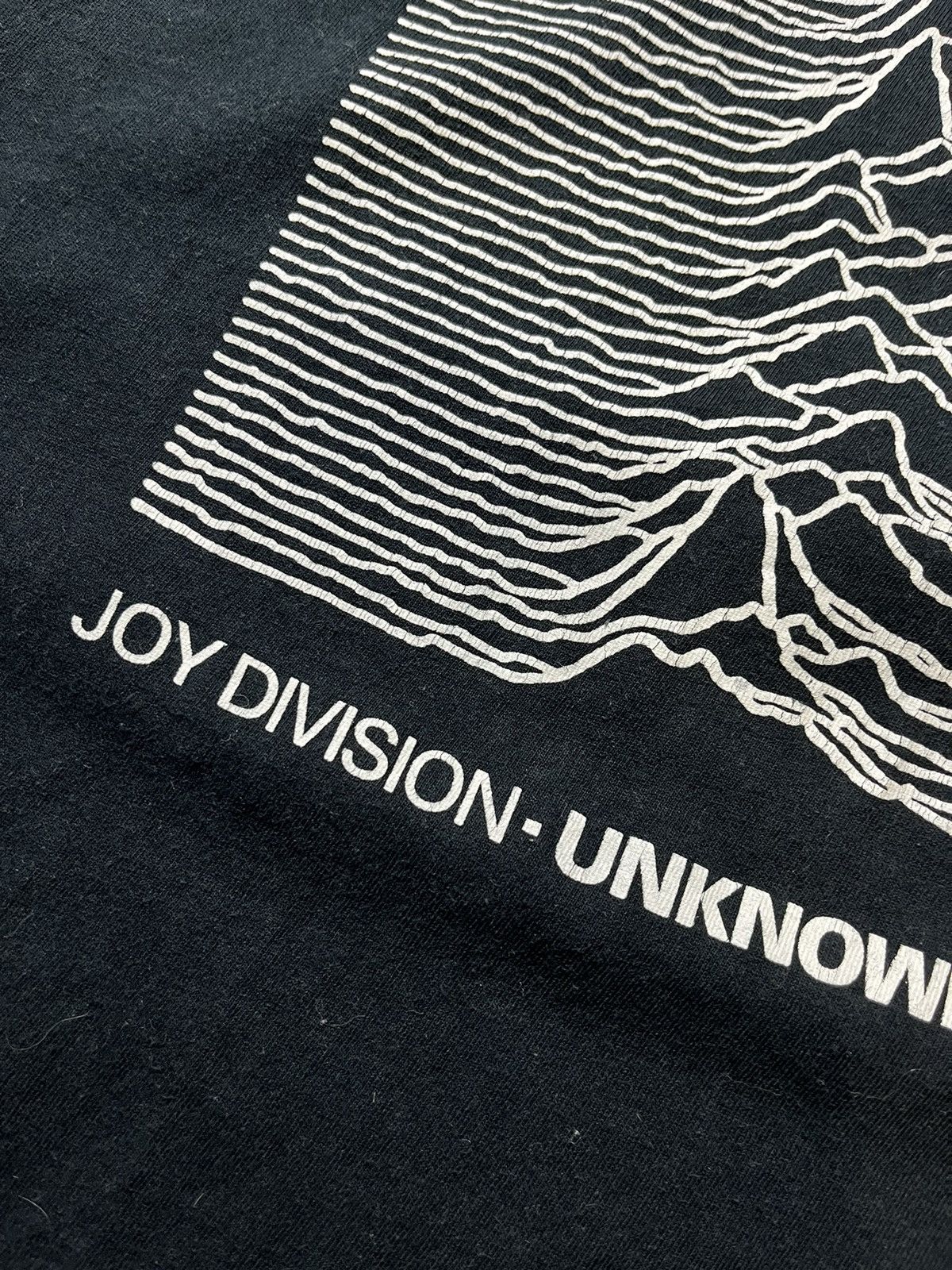 Band Tees Vintage Joy Division Unkown Pleasures Graphic 2016 T-Shirt Size US L / EU 52-54 / 3 - 10 Thumbnail