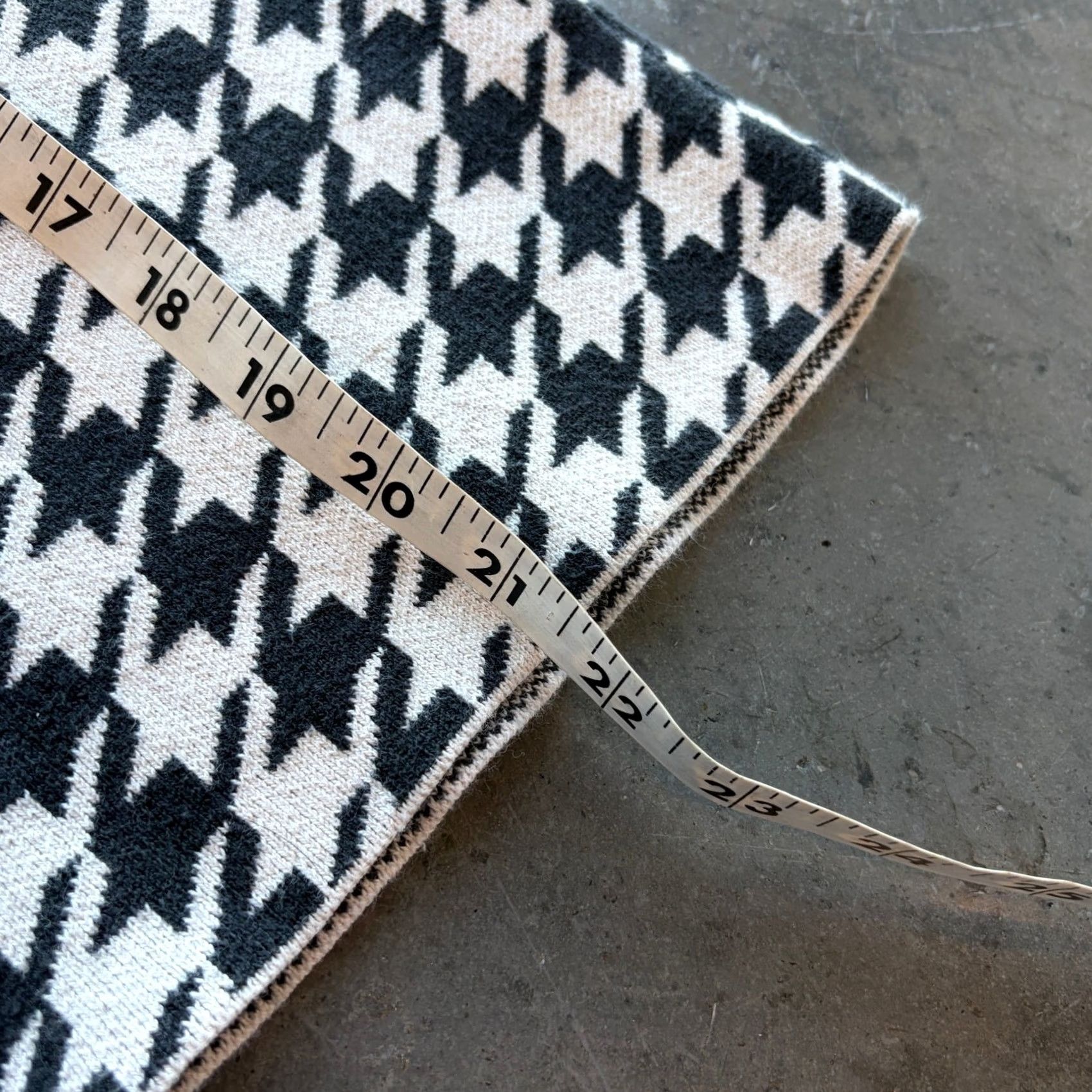 Vintage VINTAGE Y2K The Loft Houndstooth Preppy Knit Vest Tank Top XS Women Black White Knit Tank Top XS Women Size XS / US 0-2 / IT 36-38 - 5 Thumbnail