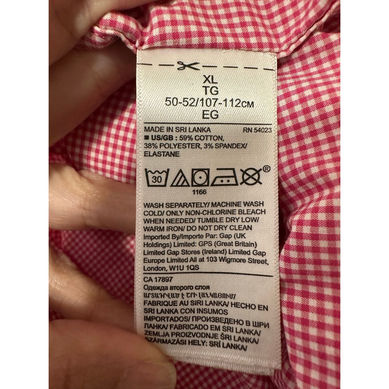Banana Republic Banana Republic red gingham slim flex casual shirt size XL Size US XL / EU 56 / 4 - 4 Thumbnail