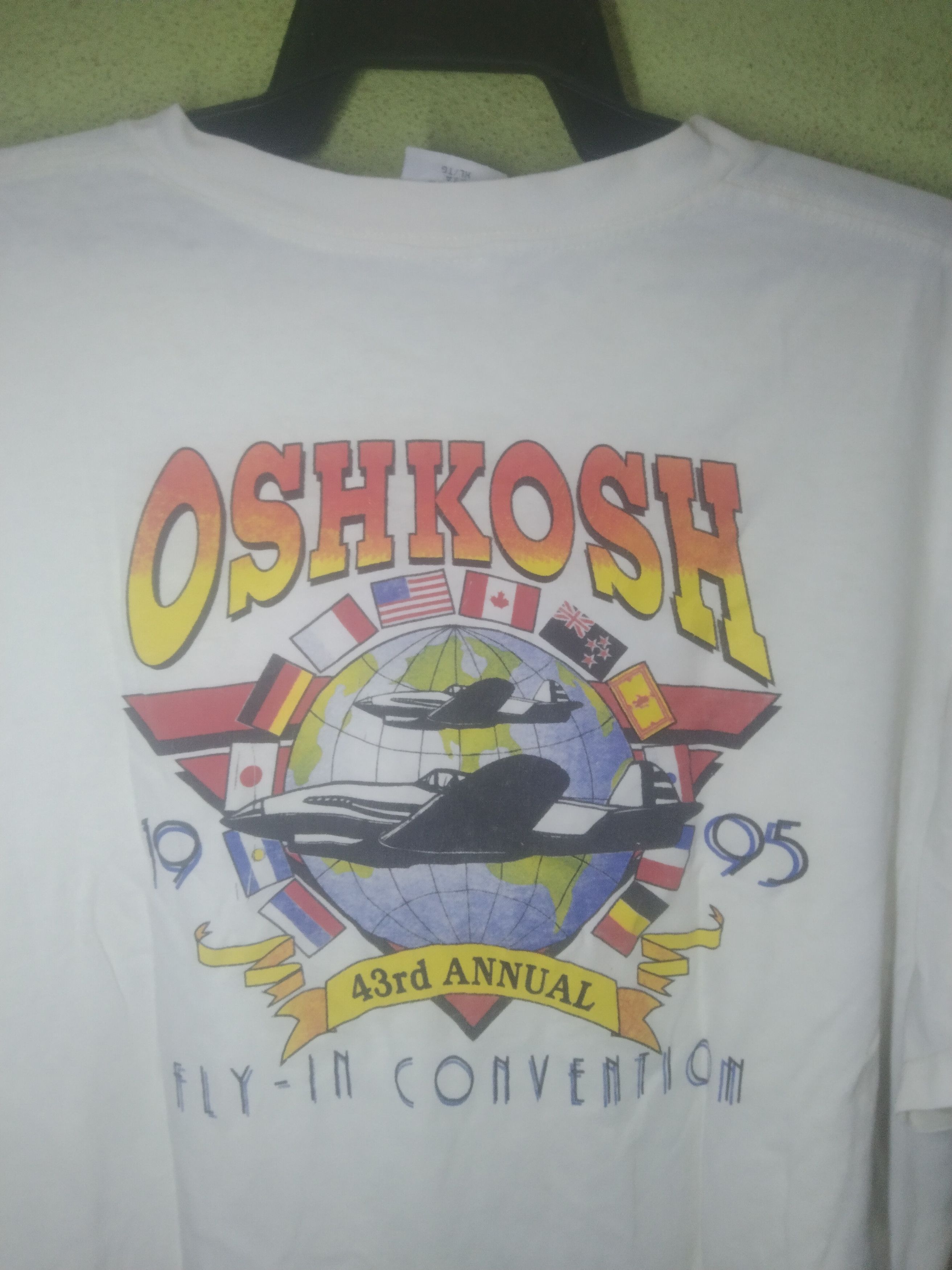 Gildan × Vintage Vintage OSHKOSH Fly-in Conversion 1995 Size US XL / EU 56 / 4 - 1 Thumbnail
