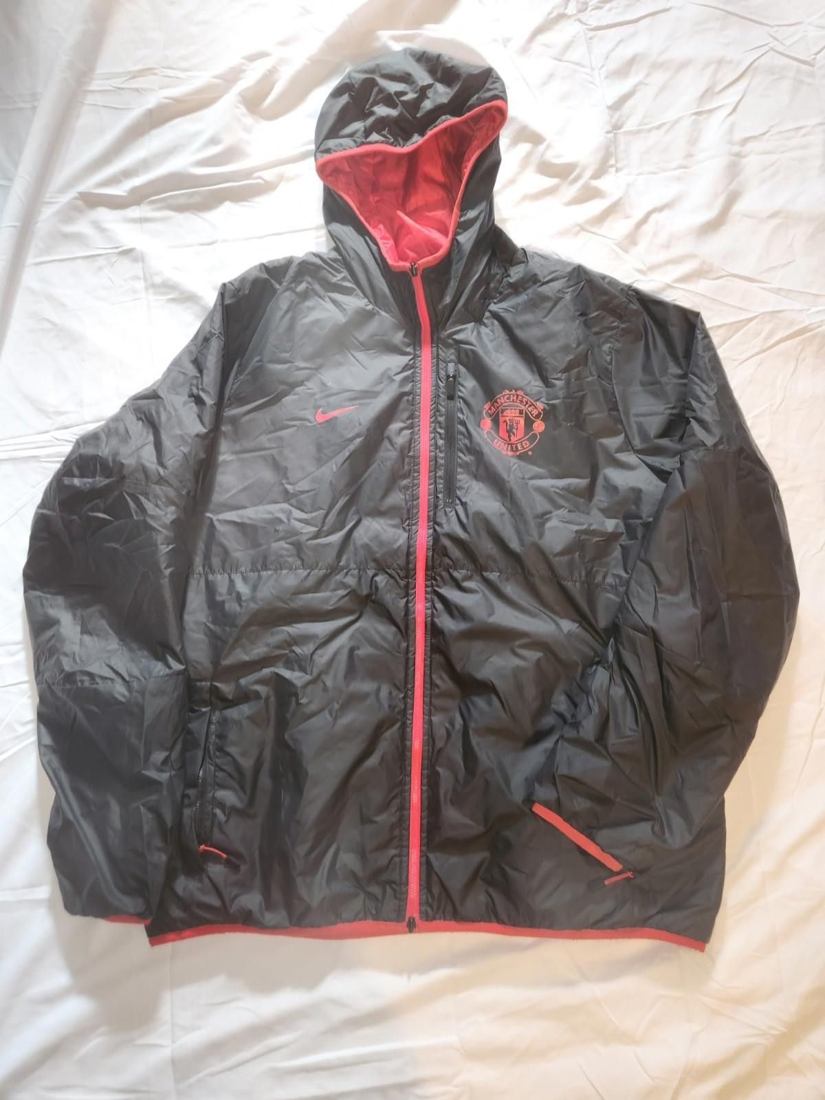 Nike NIKE Manchester United Reversible Red Black Puffer Jacket Size US L / EU 52-54 / 3 - 3 Thumbnail