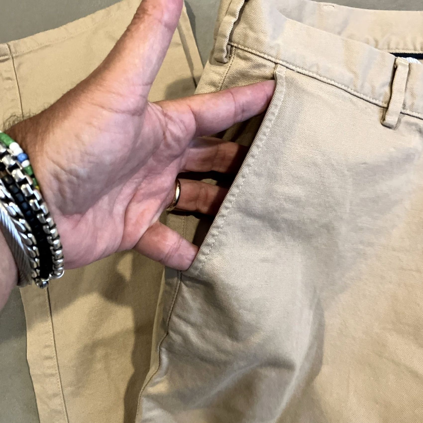 Peter Millar Peter Millar Crown Sport - Pants - 40 x 36 - Khaki Beige Chino Flat Front Golf Performance Men Regular Size 40 36 Beige Crown Sport Mens Pants Size US 40 / EU 56 - 3 Thumbnail
