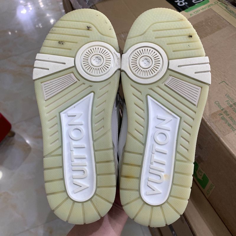 Louis Vuitton Louis Vuitton Trainer Fashion Sneakers in White -2505 Size US 8 / IT 38 - 4 Thumbnail