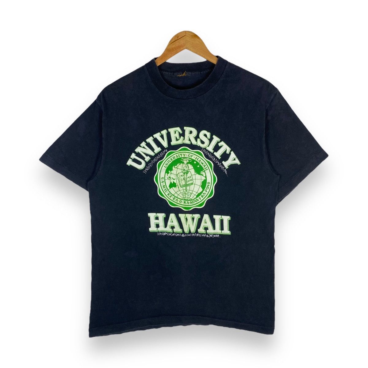 image of American College x Collegiate Vintage 90's University Of Hawaii Logo Tee in Black (Size Large)