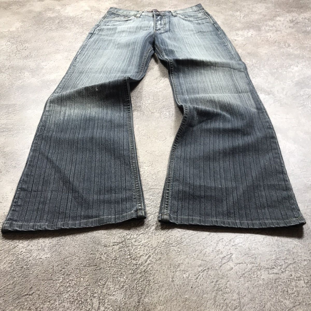 Vintage Vintage Y2K Japanese Baggy Distressed Flare Jeans W28 Swag Size 28" / US 6 / IT 42 - 1 Thumbnail