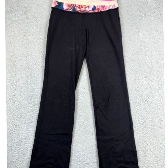 Lululemon Lululemon Athletica Flared Hiking Pant Womens 6 Reg Black Floral Stretch Outdoor Pants Athletic Womens 6 Reg Black Size 28" / US 6 / IT 42 - 2 Thumbnail