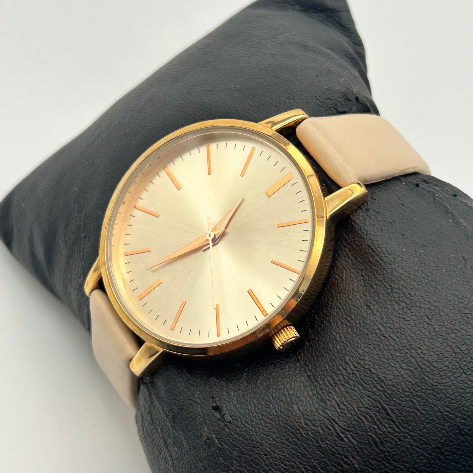 H&M H&M Women’s Rose Gold Minimalist Watch Working New Battery Size ONE SIZE - 2 Thumbnail