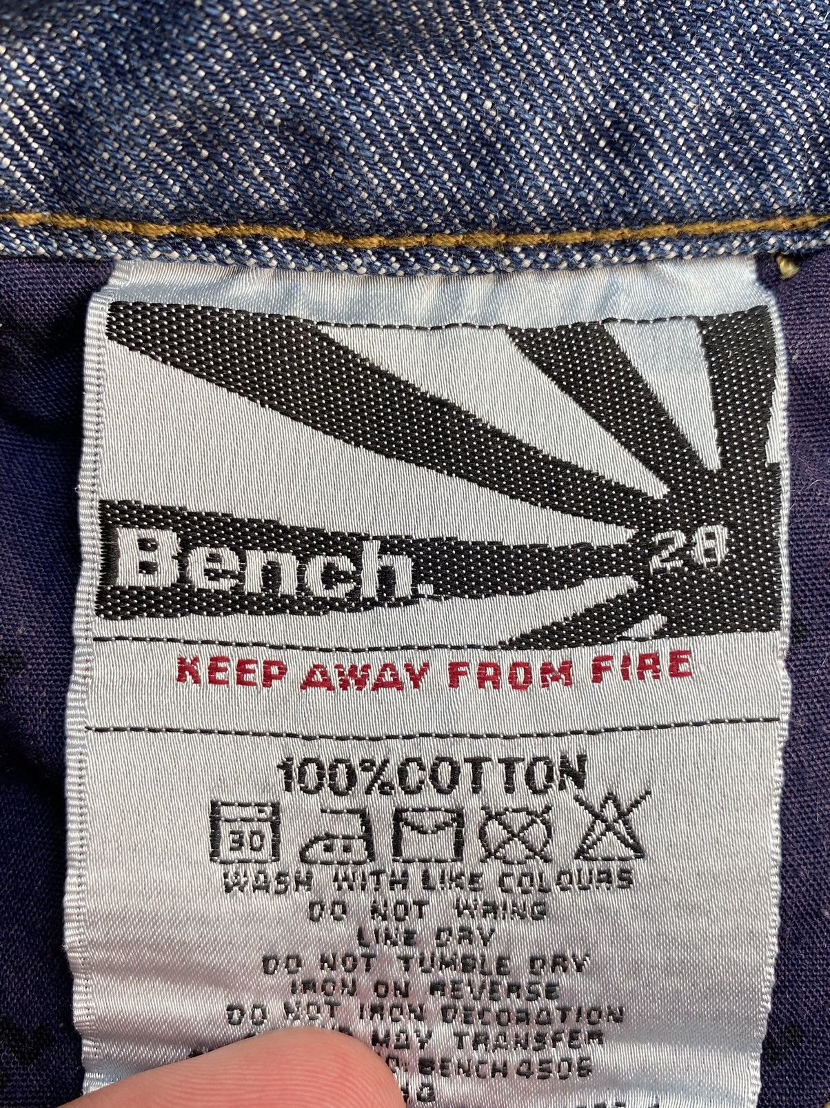 Bench Y2K Vintage Bench Washed Buckle Back Denim Mini Skirt Size 28" / US 6 / IT 42 - 8 Thumbnail