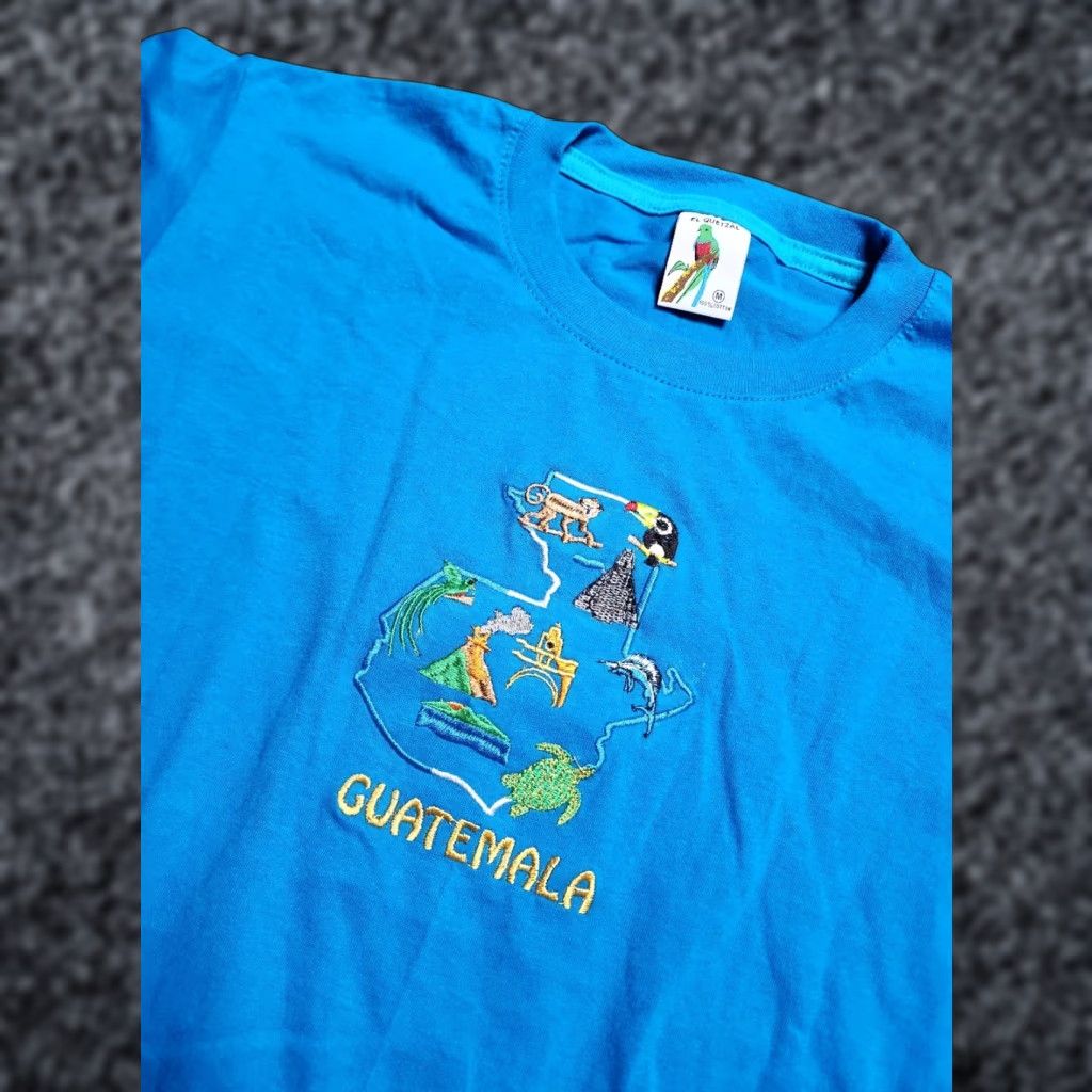 Vintage VINTAGE El Quetzal Guatemala Embroidered Travel T Shirt M Blue Unisex Adults 90s Birds Animals Mens Womens Size US M / EU 48-50 / 2 - 1 Thumbnail