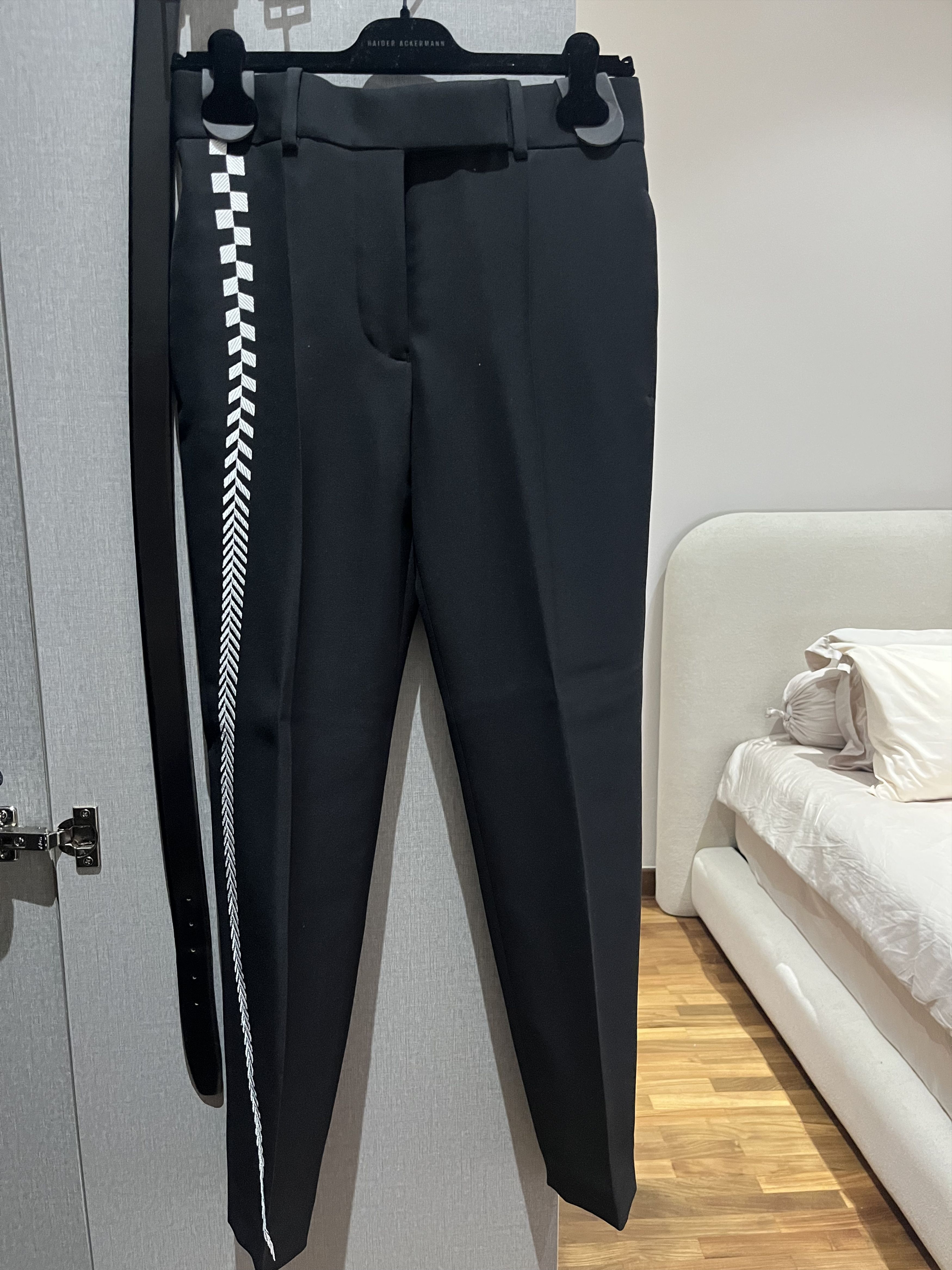 Haider Ackermann Haider Ackermann FW19 Embroidered Miles Black Trousers Size 24" / US 00 / IT 34 - 1 Thumbnail