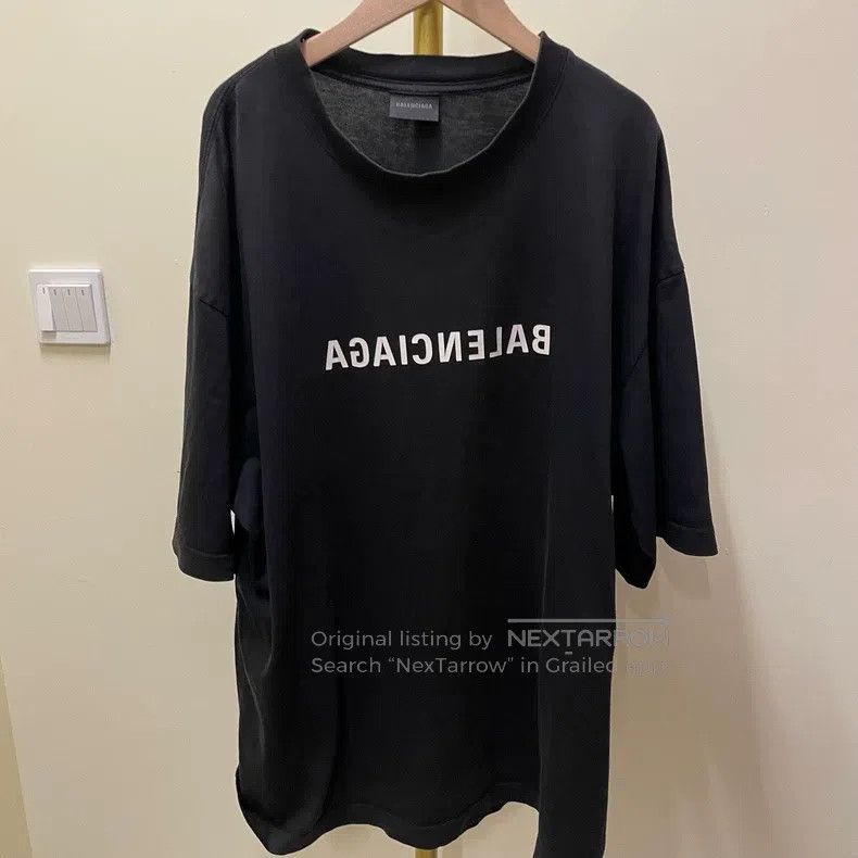 Balenciaga Balenciaga Reversed Print Letter Short Sleeve L Size Size US L / EU 52-54 / 3 - 1 Thumbnail
