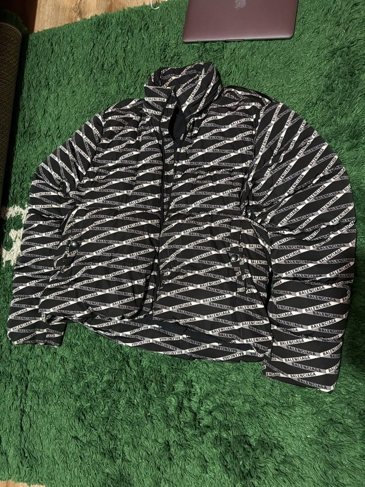 Balenciaga balenciaga C shape puffer jacket Size US S / EU 44-46 / 1 - 3 Thumbnail