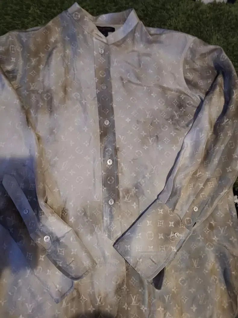 Louis Vuitton LV Silk Monogram Print Shirt. Size US S / EU 44-46 / 1 - 2 Thumbnail