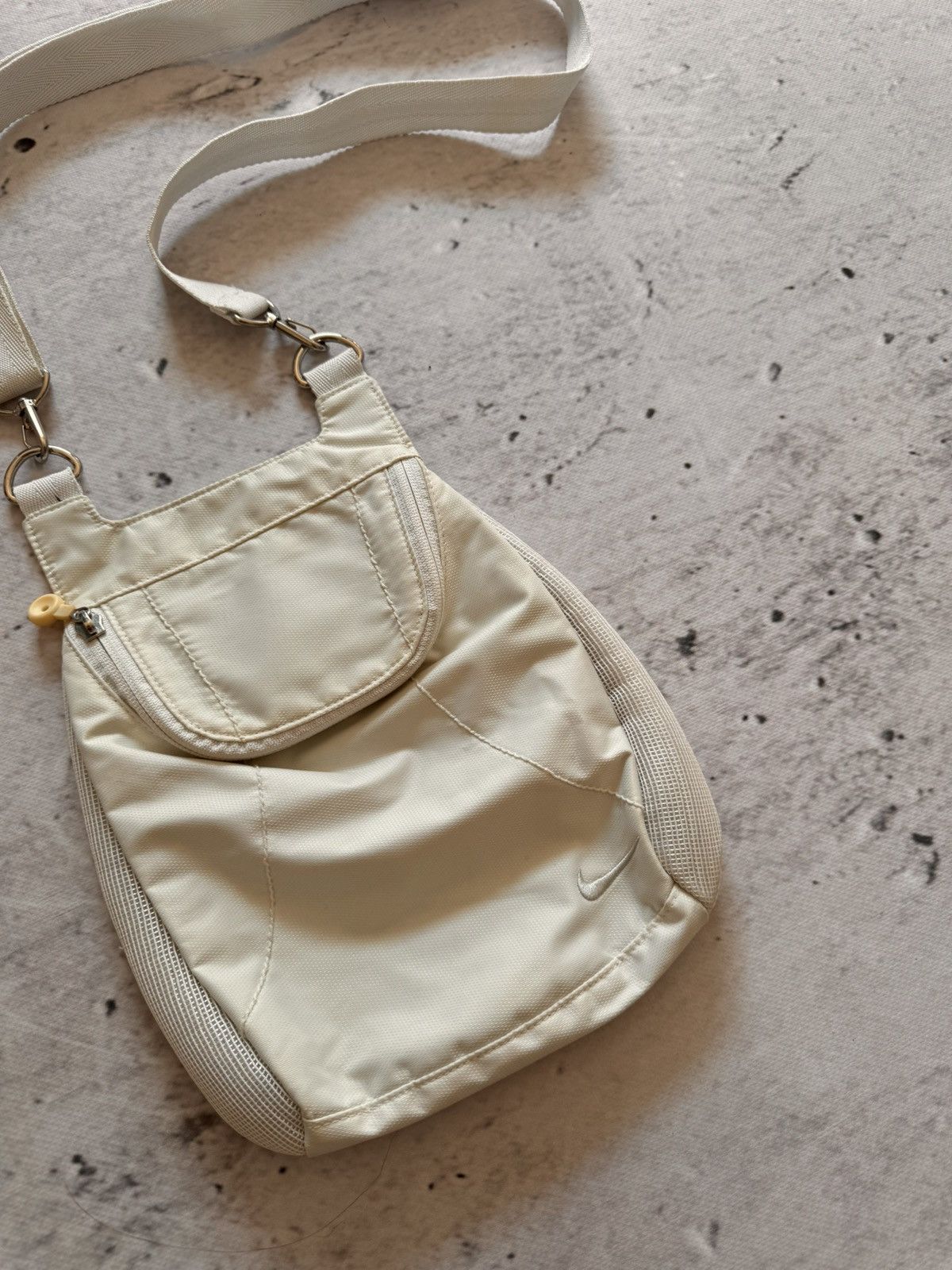 Nike × Vintage NIKE VINTAGE BASIC SLING BAG DRIP DROLL Size ONE SIZE - 2 Thumbnail