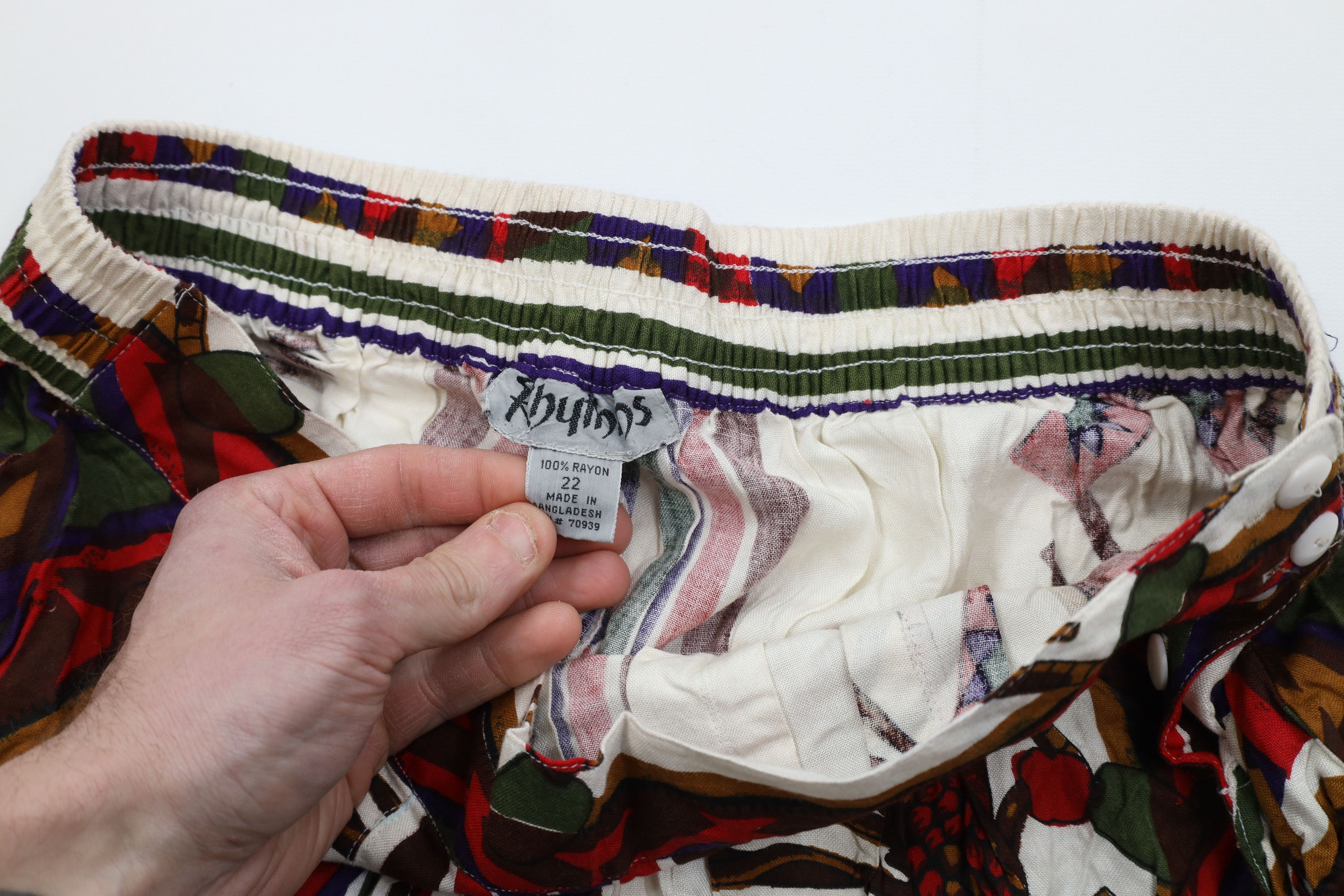 Vintage Vintage 90s Streetwear Gabardine Abstract Geometric Shorts Size 22" - 9 Thumbnail