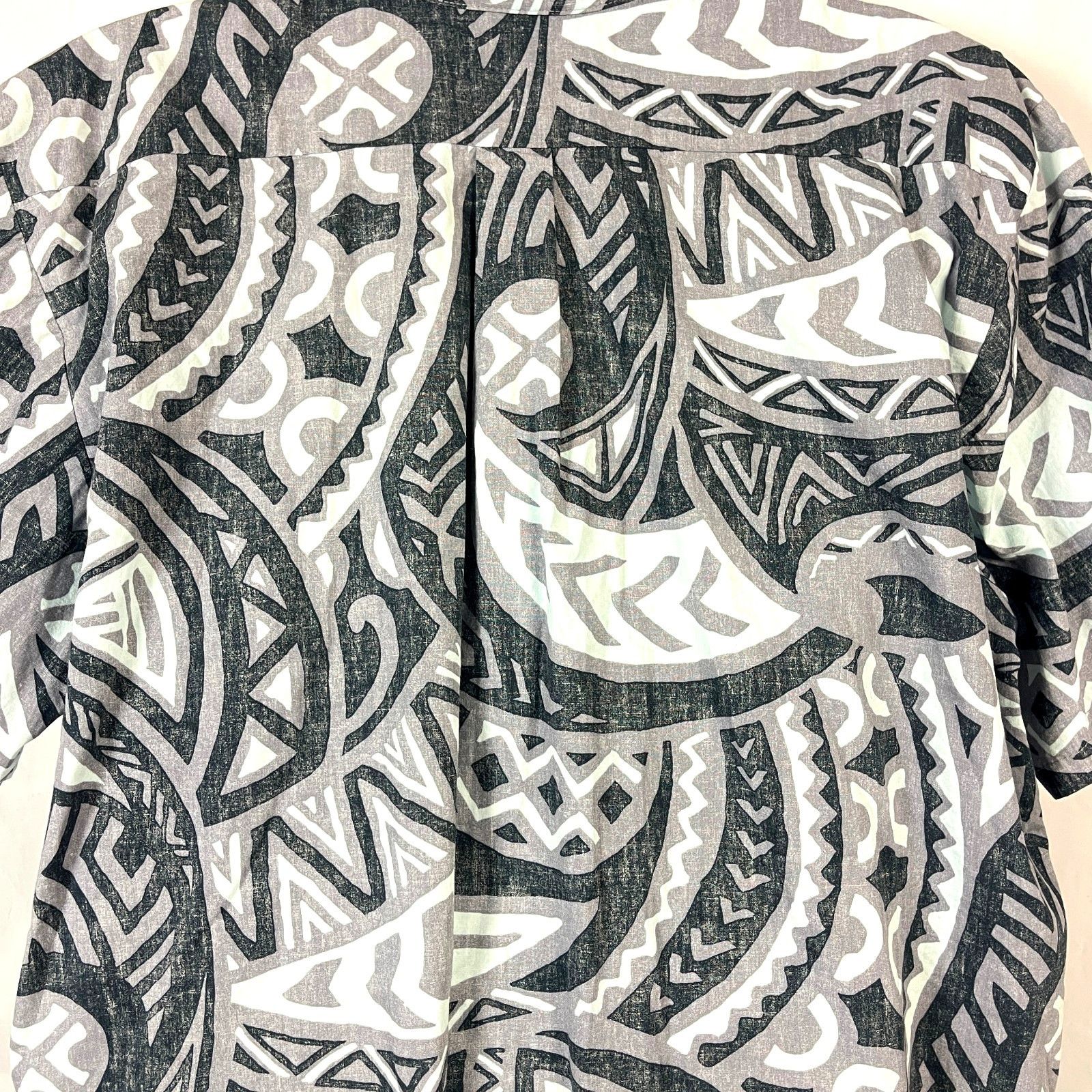 Other Go Barefoot Mens Hawaiian Shirt size XL Tall XLT 52x32 Pullo Size US XL / EU 56 / 4 - 6 Thumbnail