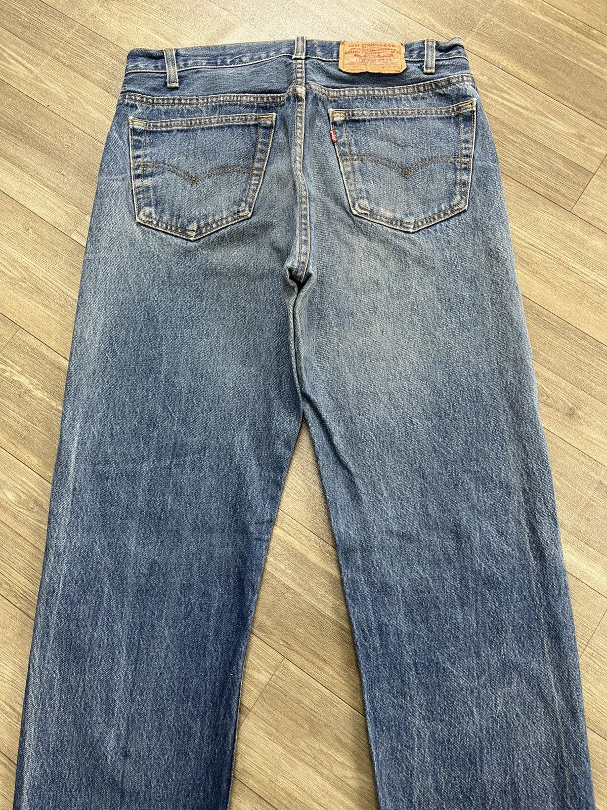 Levi's Vintage Clothing 🇺🇸1990s Vintage Levis 501 33x34 Straight Leg Faded Blue Jeans Size US 33 - 16 Thumbnail