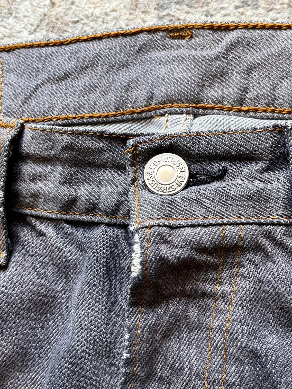 Levi's Levi’s 2004 Narural Distressed Grey Jeans Denim Rare Size US 30 / EU 46 - 4 Thumbnail