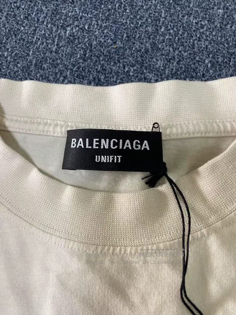 Balenciaga Balenciaga Solid color round neck short-sleeved T-shirt Size US S / EU 44-46 / 1 - 6 Thumbnail