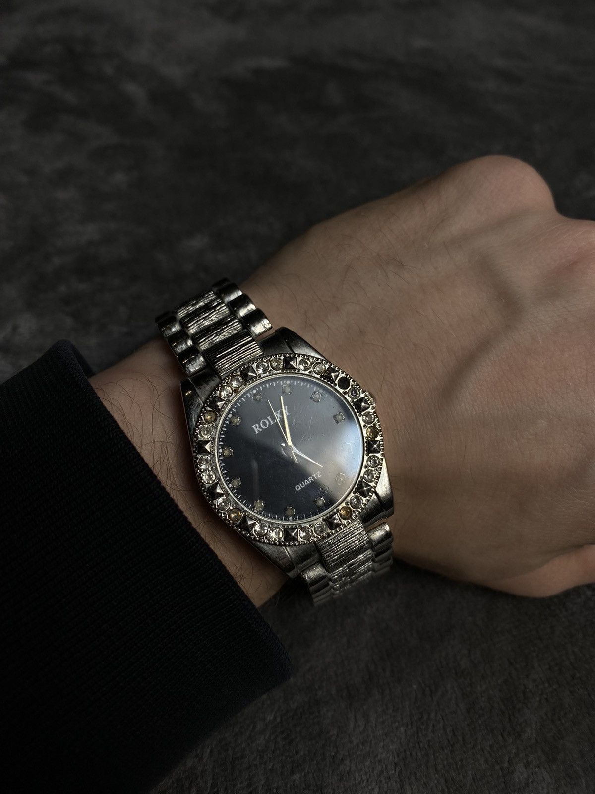 Jewelry × Vintage Futuristic Vintage Quartz Watch | 100% Working Size ONE SIZE - 3 Thumbnail