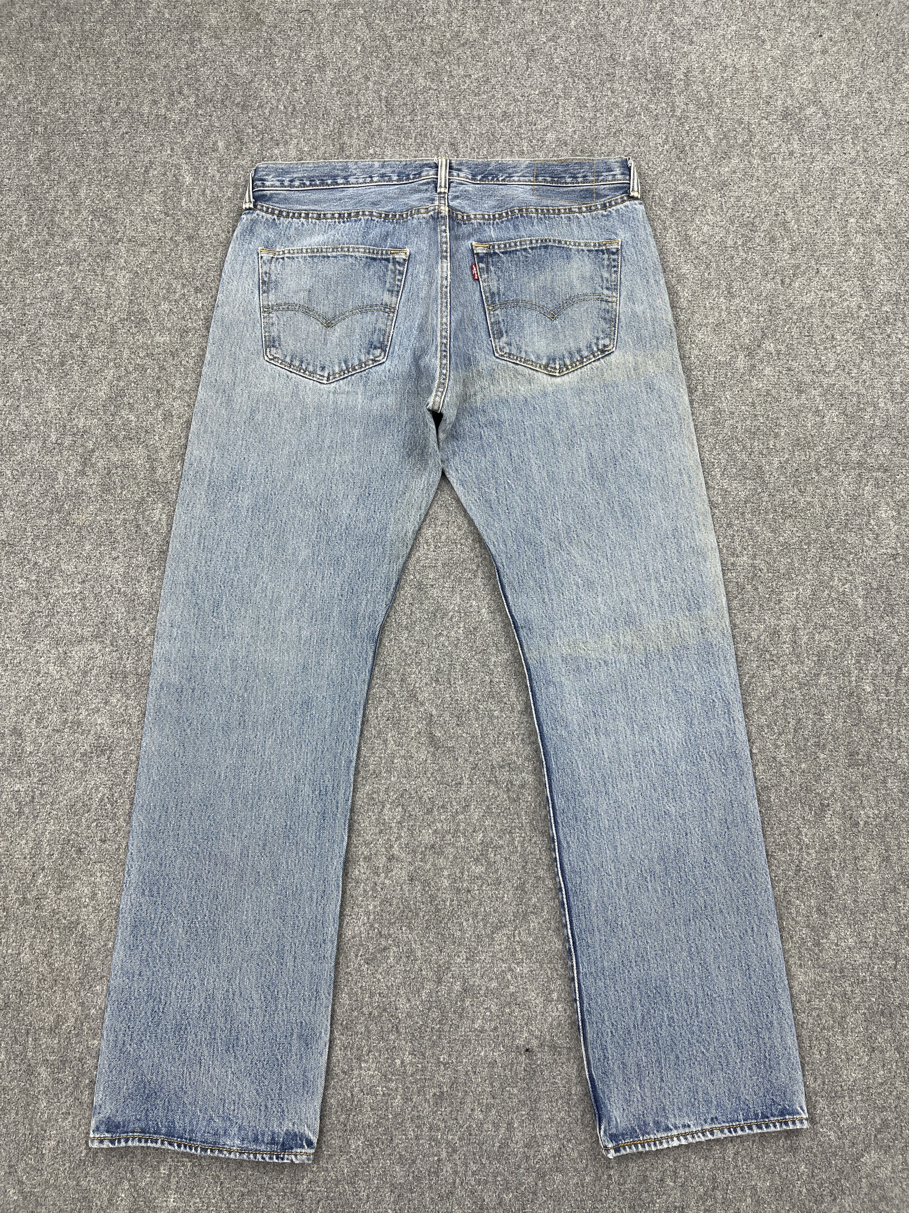 Levi's × Vintage Vintage Levis 501 Light Blue Washed Denim Jeans Size US 35 - 3 Thumbnail