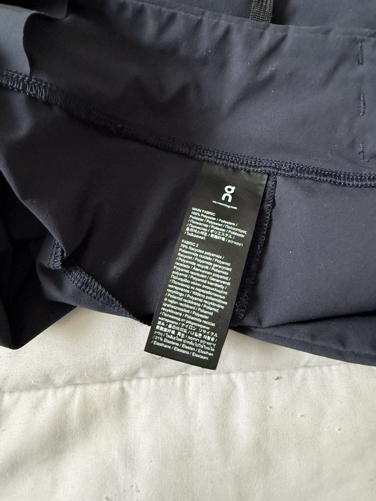 On ON Cloud Hybrid Shorts Navy Size US 34 / EU 50 - 6 Thumbnail