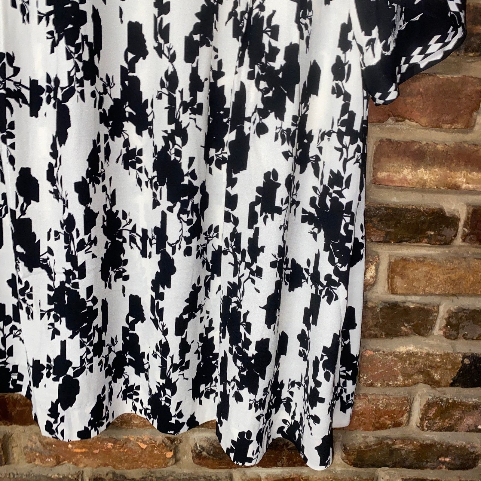 Other Cabi Black White Floral X-Factor Surplice Mini Dress XXL Size XXL / US 16-18 / IT 52-54 - 7 Thumbnail