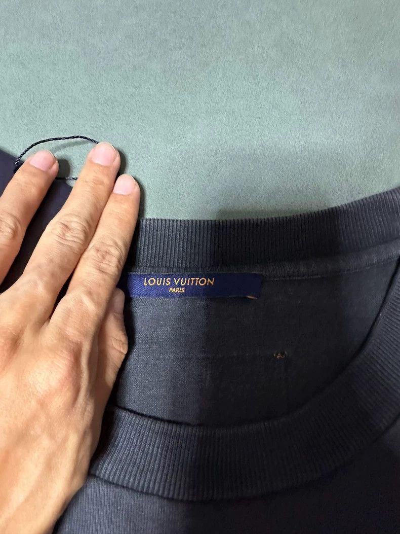 Louis Vuitton Louis Vuitton FW22 reverse logo back instructions black sho Size US XXL / EU 58 / 5 - 4 Thumbnail