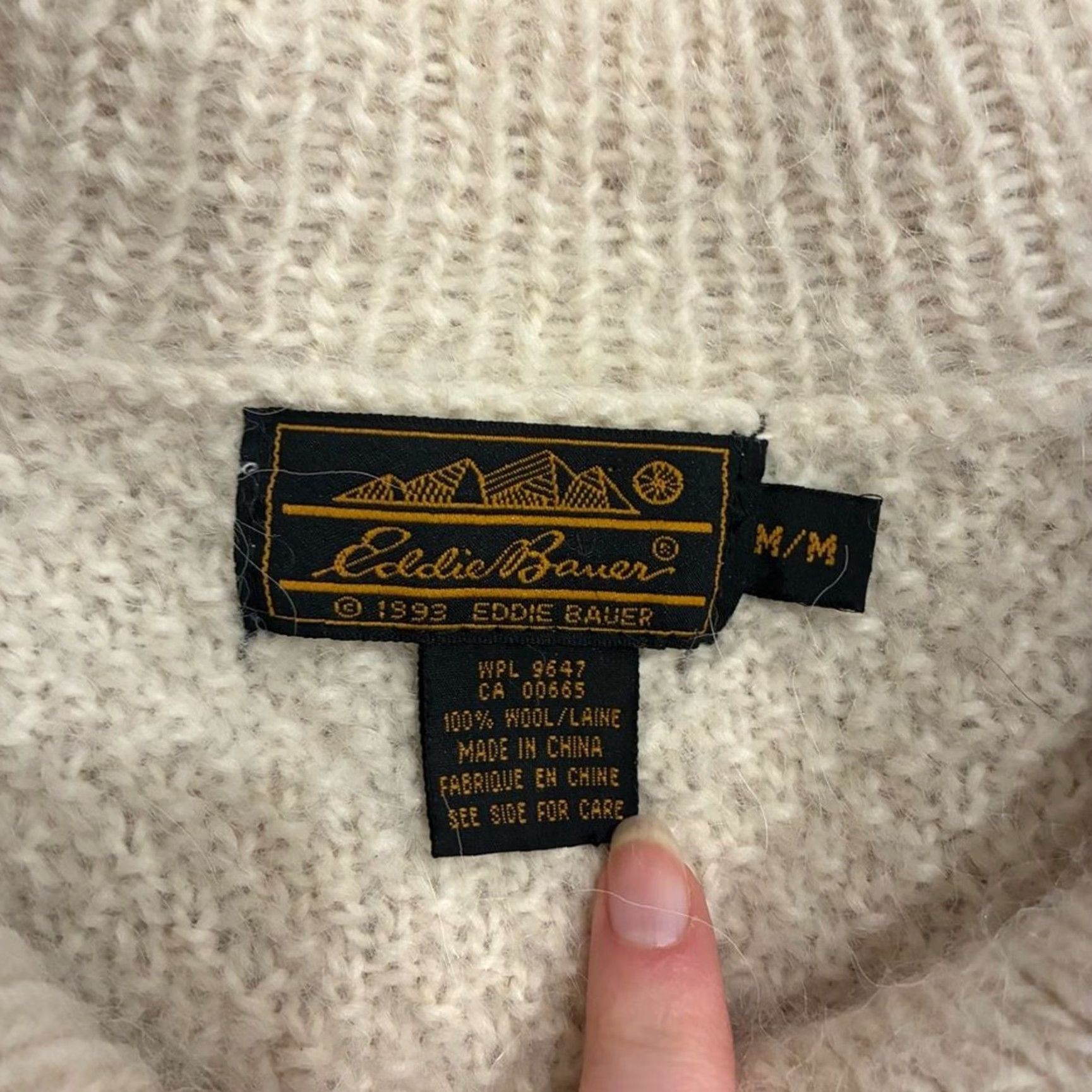 VINTAGE Eddie Bauer Cardigan Wool Chunky 3D Knit Garden Scene Size M Women Cream Wool Cardigan Womens M Garden Scene 3D Knit Sweater