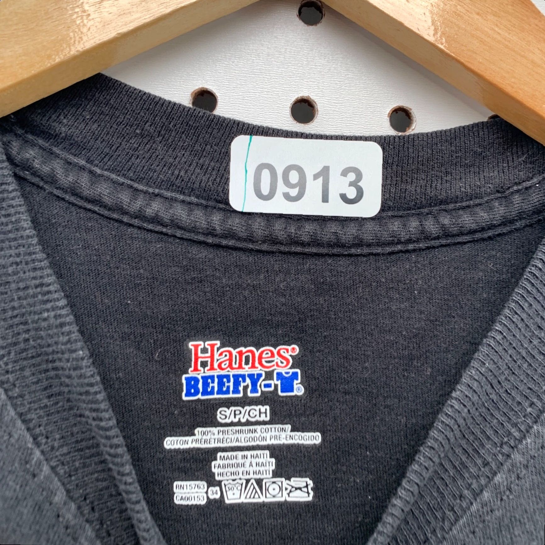 Hanes VINTAGE Garth Brooks World Tour Shirt Small Adult 2014 Black Short Sleeve Mens T-Shirt Hanes Beefy-T Black 17.5x27 Concert Band Music Mens Size US S / EU 44-46 / 1 - 7 Thumbnail