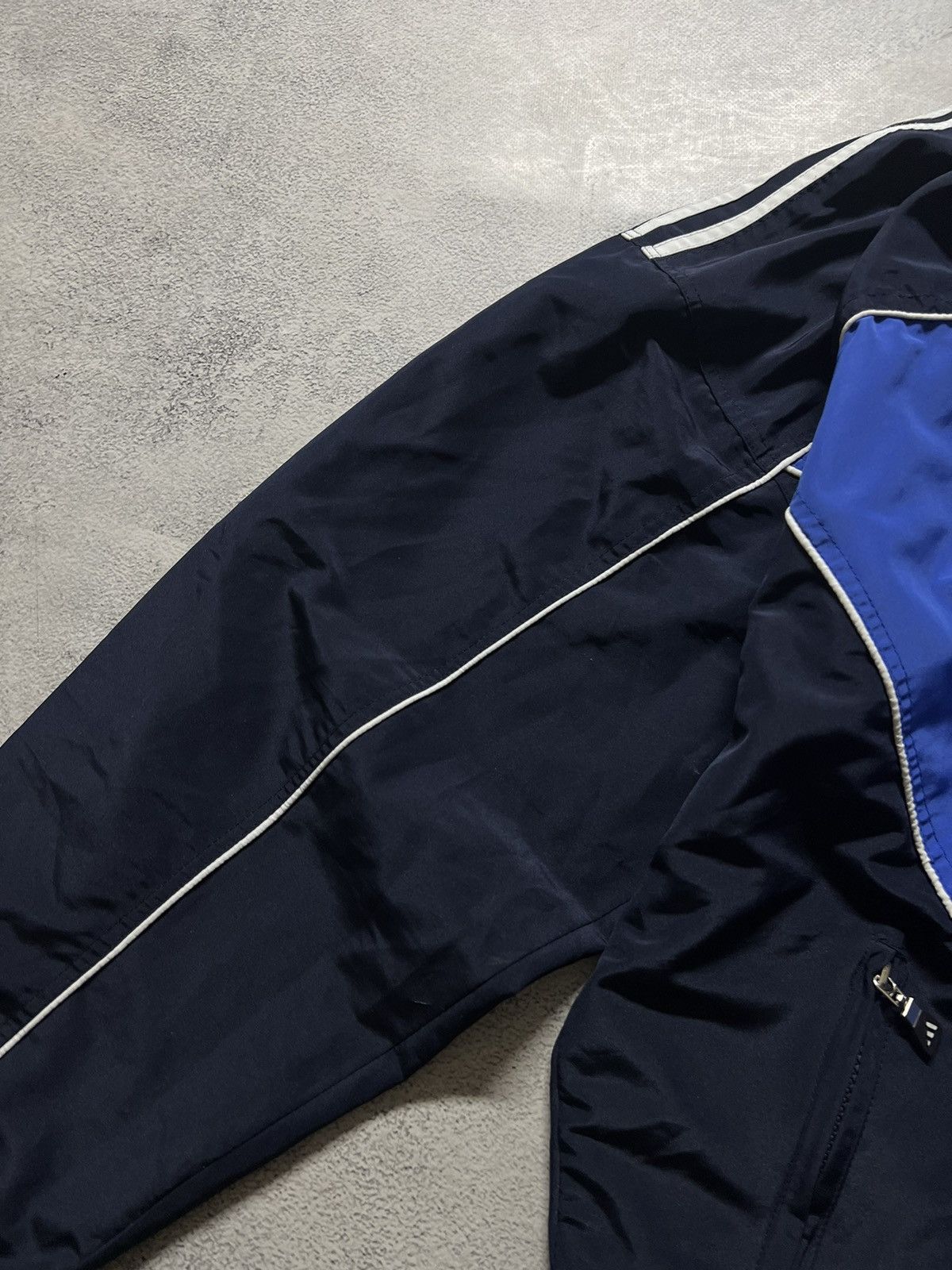 Vintage Vintage Y2k Adidas 💙🖤 Nylon Spellout Logo Jacket 90’s Size US XL / EU 56 / 4 - 7 Thumbnail