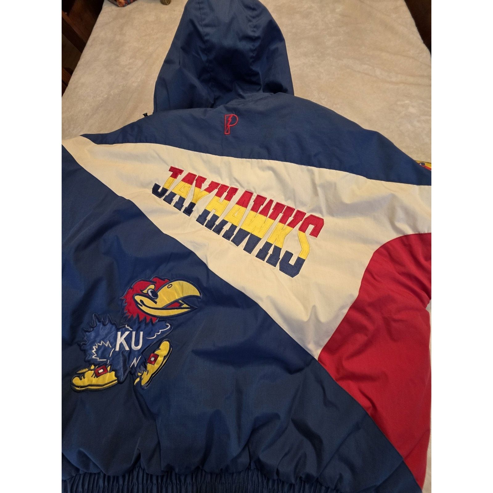 Other Kansas Jayhawks 90s PRO PLAYER puffer jacket XL blue red Size US XL / EU 56 / 4 - 3 Thumbnail