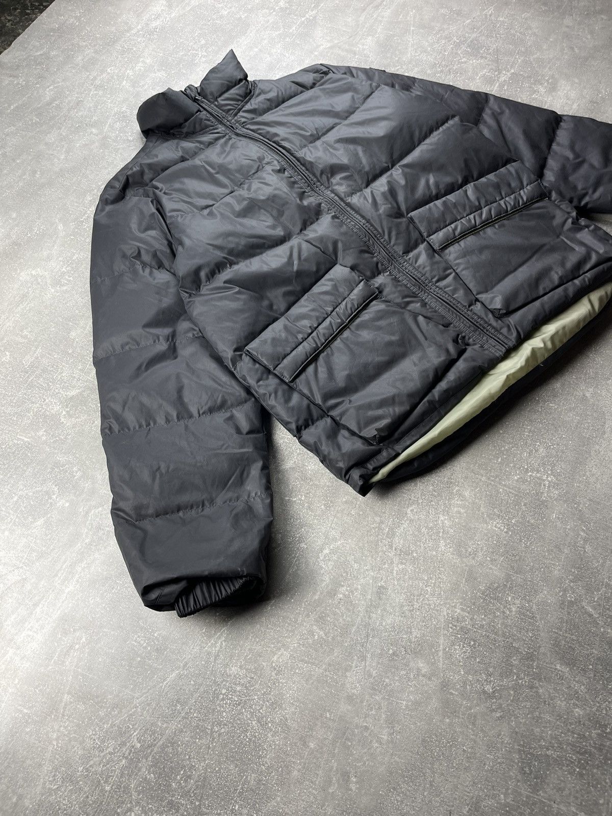 Diesel Archives Rare Diesel Y2K Gray Real Down Puffer Jacket Size US L / EU 52-54 / 3 - 9 Thumbnail