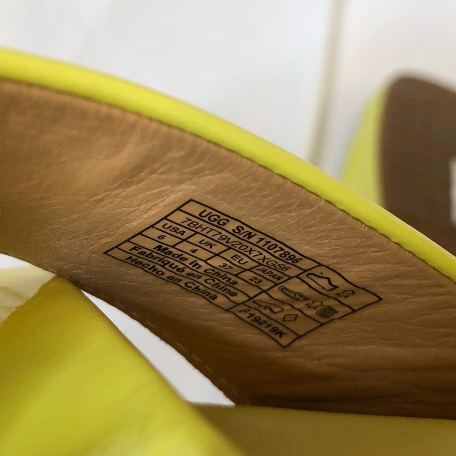 Ugg UGG Emily Patented Leather Yellow Platform Sandal— Size 6 Size US 6 / IT 36 - 5 Thumbnail